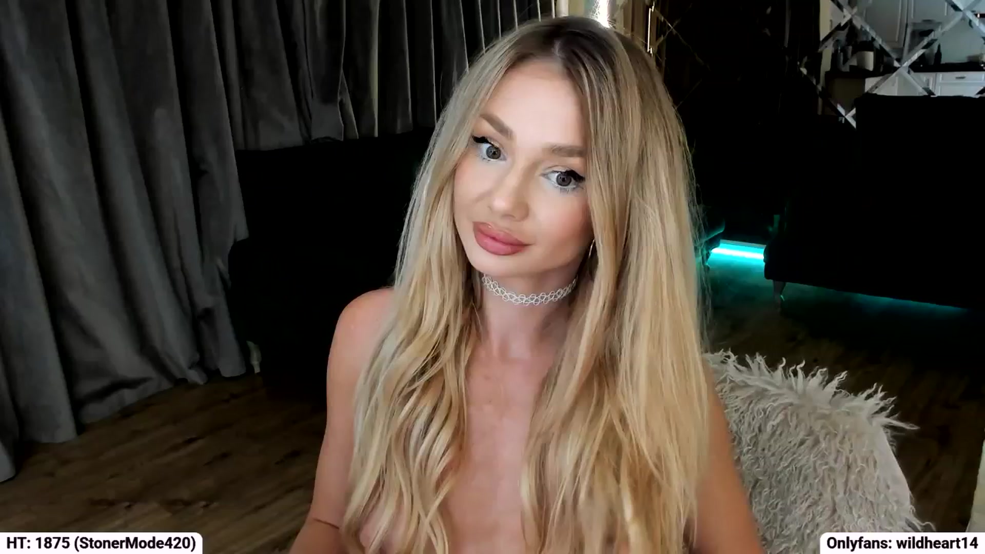 Gallery image thumbnail from Yveline's myfreecams stream on, 10/04/2025, 19:01 image 17 of 20