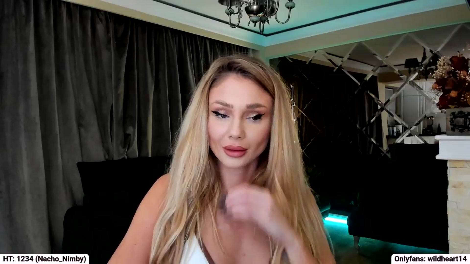 Gallery image thumbnail from Yveline's myfreecams stream on, 10/06/2025, 21:26 image 13 of 20