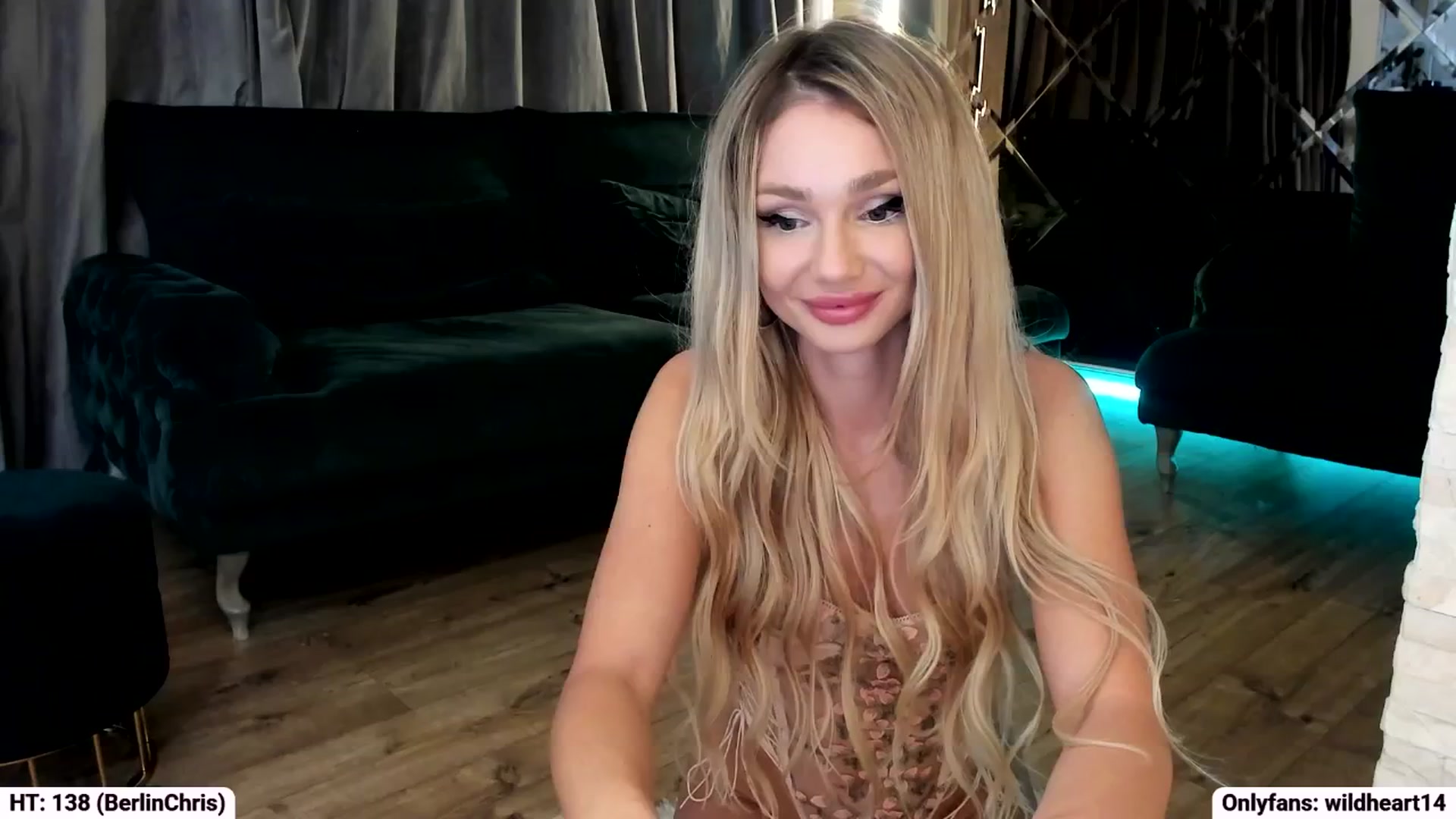 Gallery image thumbnail from Yveline's myfreecams stream on, 10/07/2025, 20:31 image 6 of 20