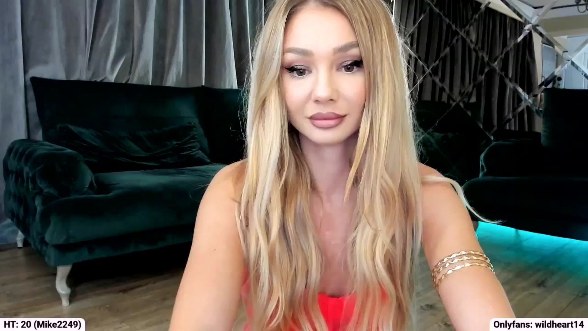 Gallery image thumbnail from Yveline's myfreecams stream on, 10/09/2025, 14:43 image 5 of 20