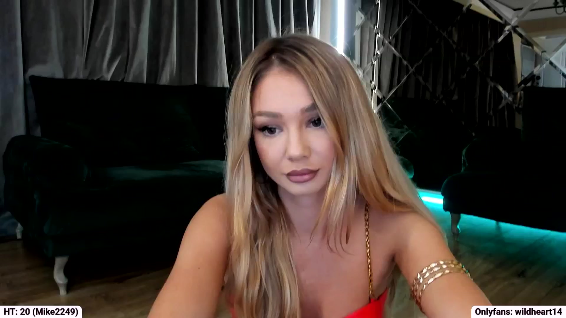 Gallery image thumbnail from Yveline's myfreecams stream on, 10/09/2025, 14:43 image 3 of 20