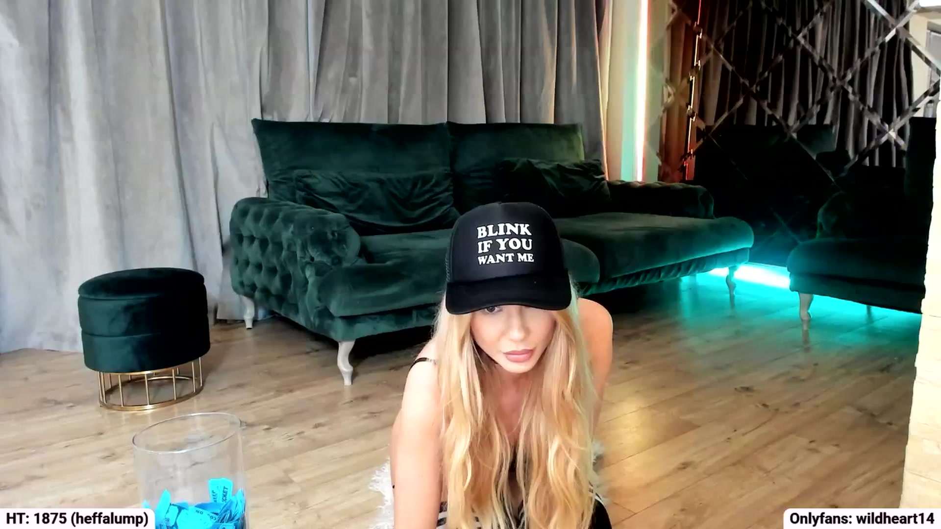 Gallery image thumbnail from Yveline's myfreecams stream on, 10/09/2025, 20:08 image 7 of 20