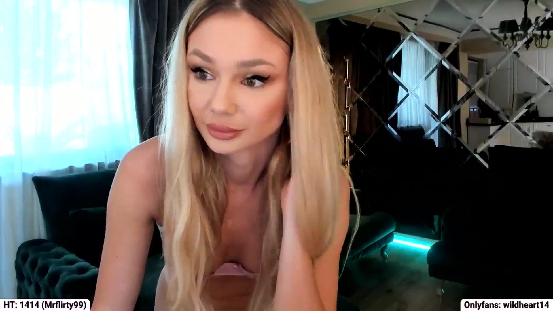 Gallery image thumbnail from Yveline's myfreecams stream on, 10/10/2025, 13:55 image 5 of 20