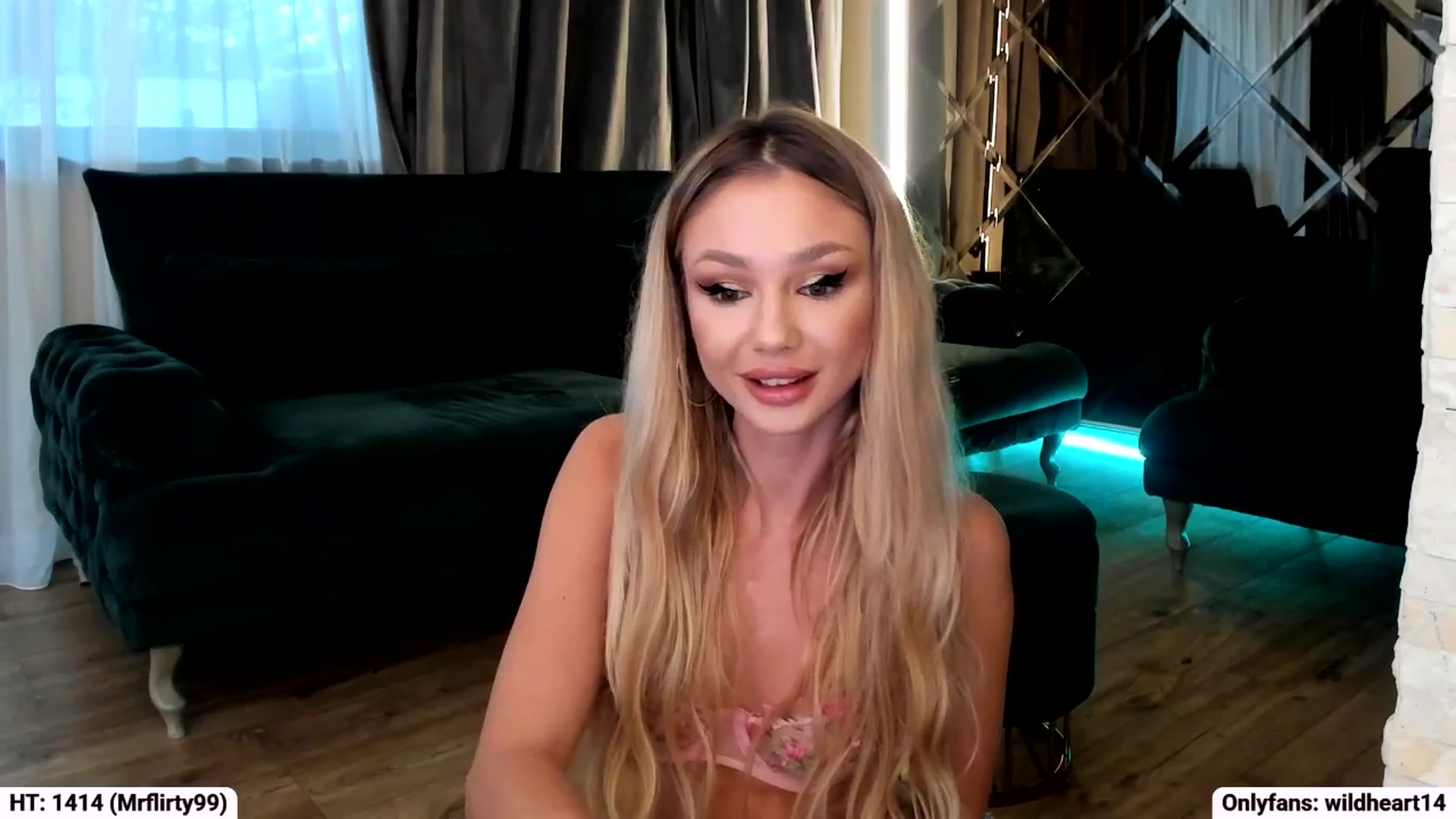 Gallery image thumbnail from Yveline's myfreecams stream on, 10/10/2025, 13:55 image 20 of 20