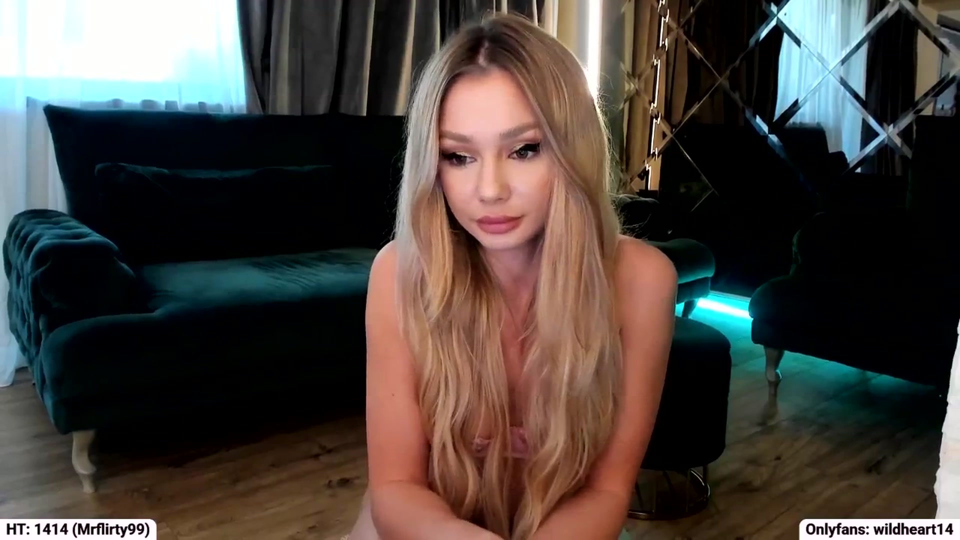 Gallery image thumbnail from Yveline's myfreecams stream on, 10/10/2025, 13:55 image 11 of 20