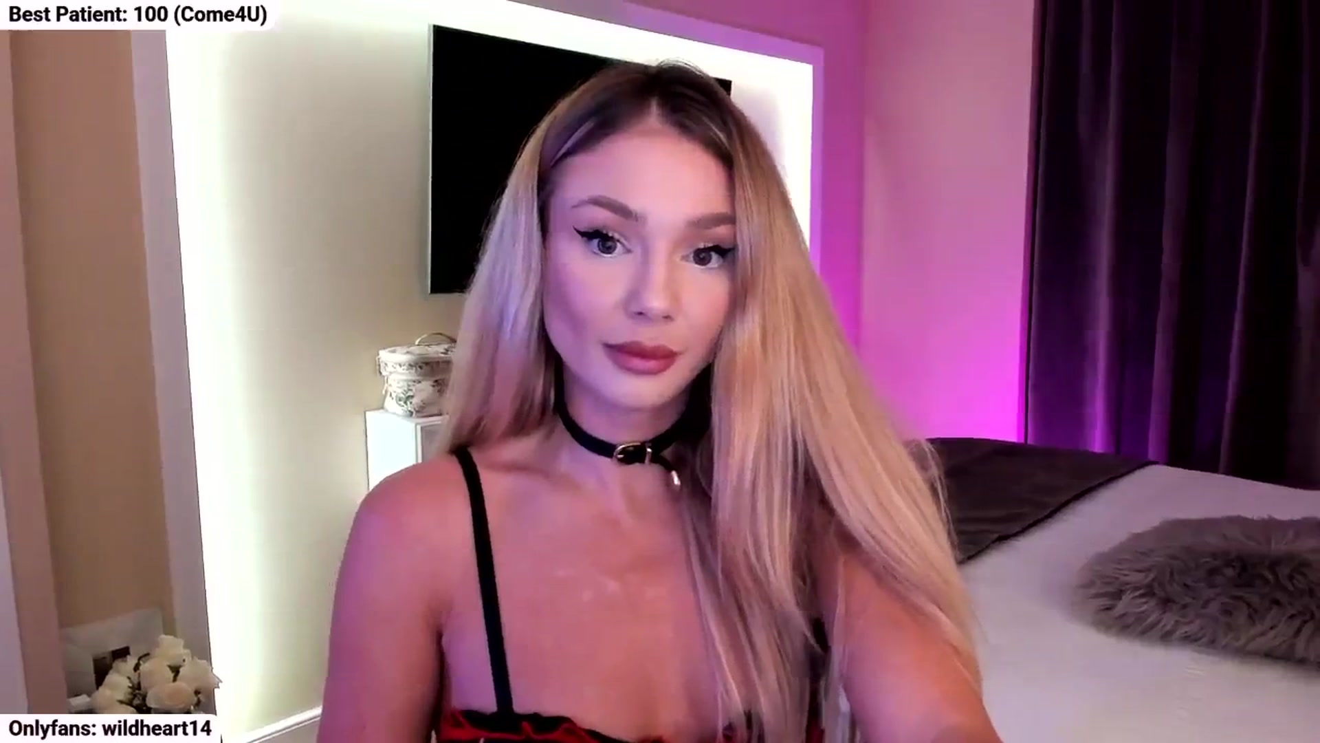 Gallery image thumbnail from Yveline's myfreecams stream on, 10/12/2025, 18:23 image 3 of 20