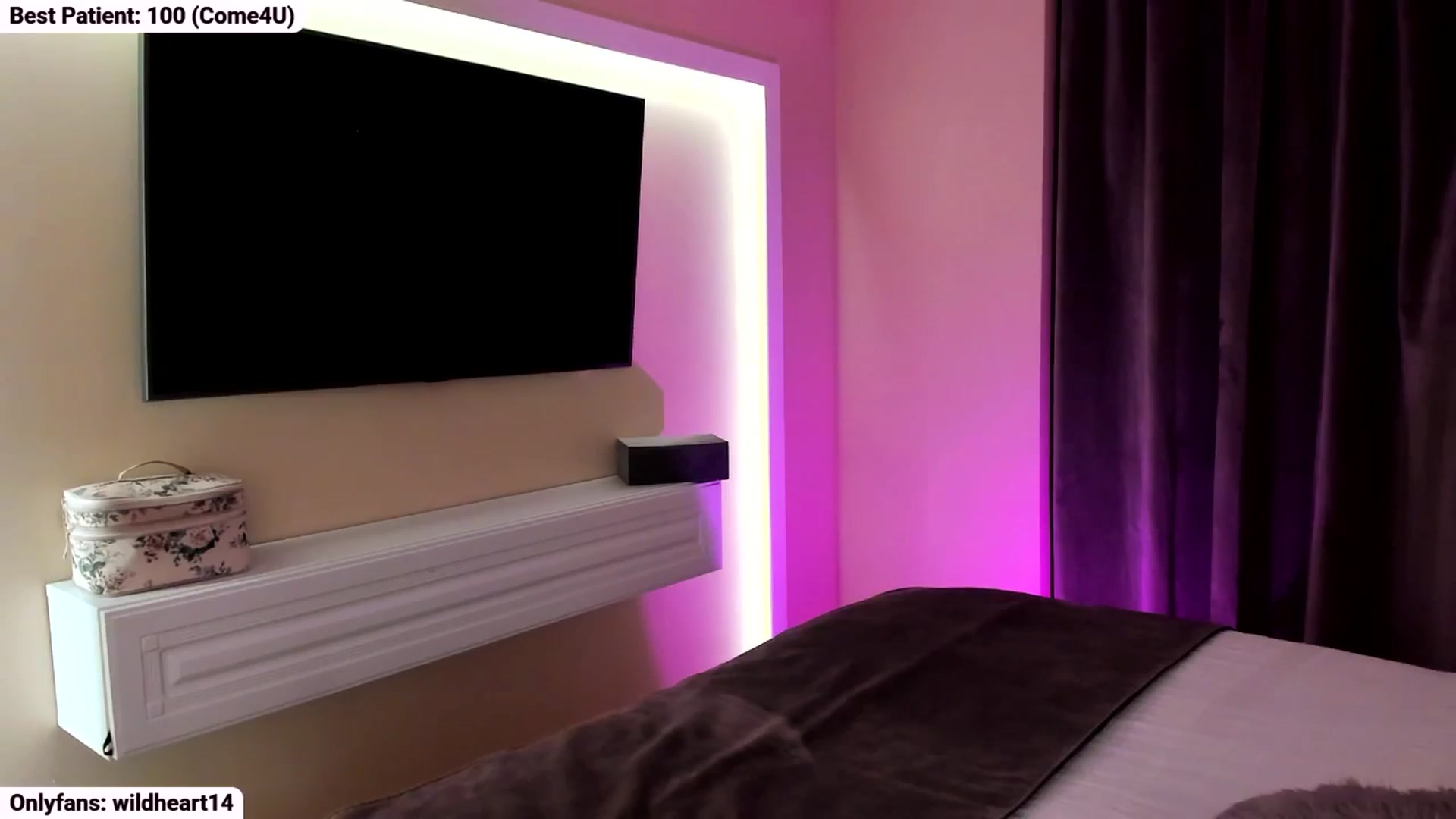 Gallery image thumbnail from Yveline's myfreecams stream on, 10/12/2025, 18:23 image 17 of 20