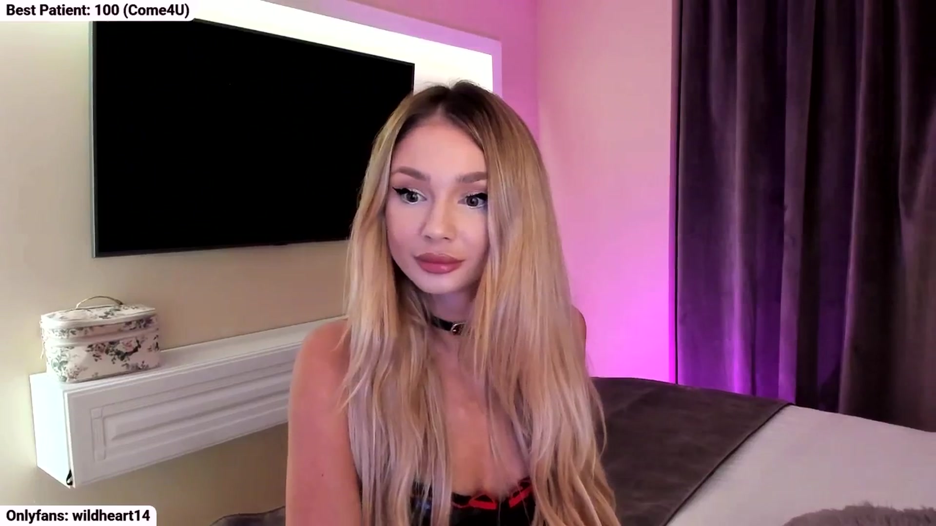 Gallery image thumbnail from Yveline's myfreecams stream on, 10/12/2025, 18:23 image 19 of 20