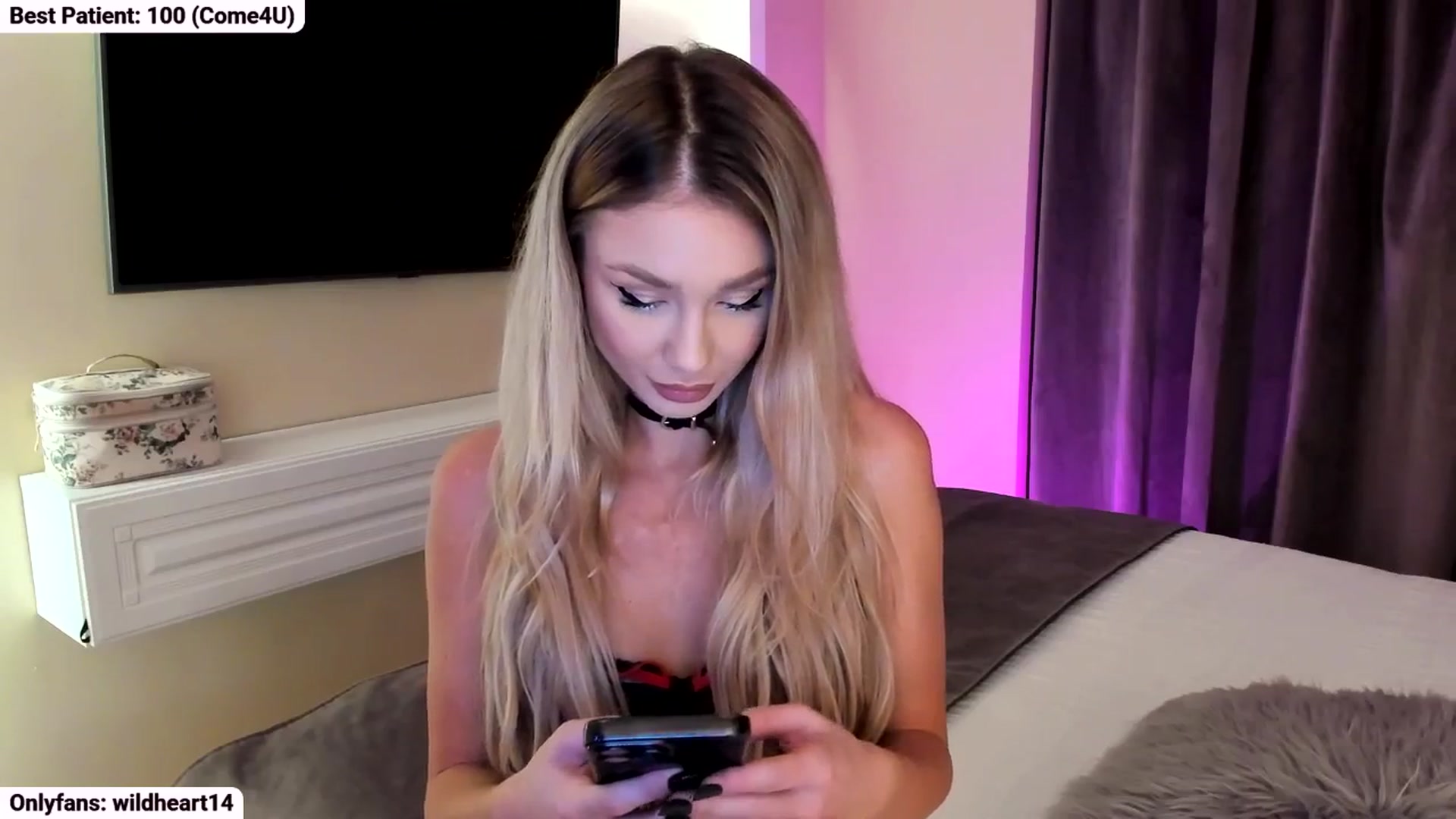 Gallery image thumbnail from Yveline's myfreecams stream on, 10/12/2025, 18:23 image 12 of 20