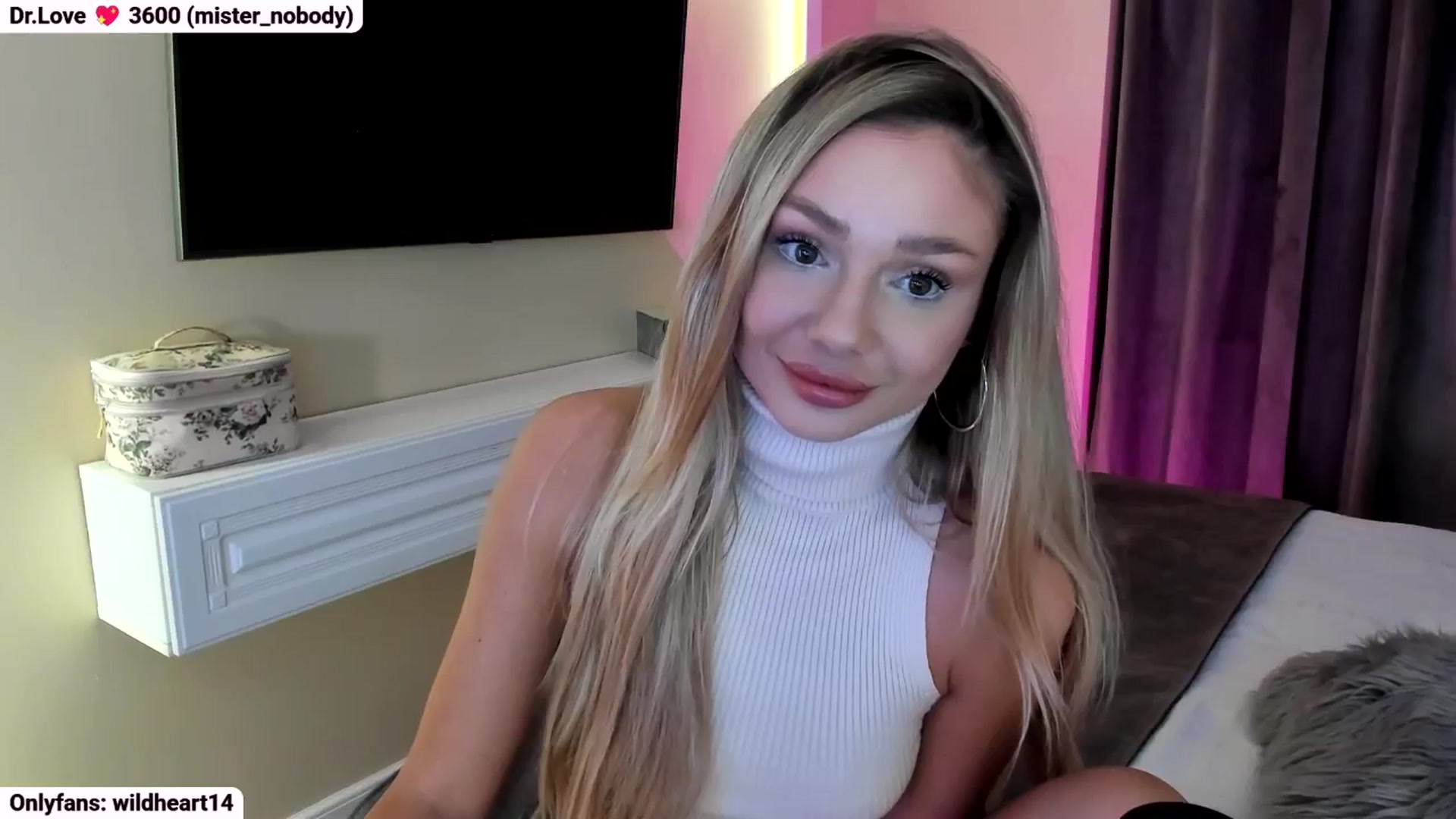 Gallery image thumbnail from Yveline's myfreecams stream on, 10/13/2025, 20:30 image 8 of 20