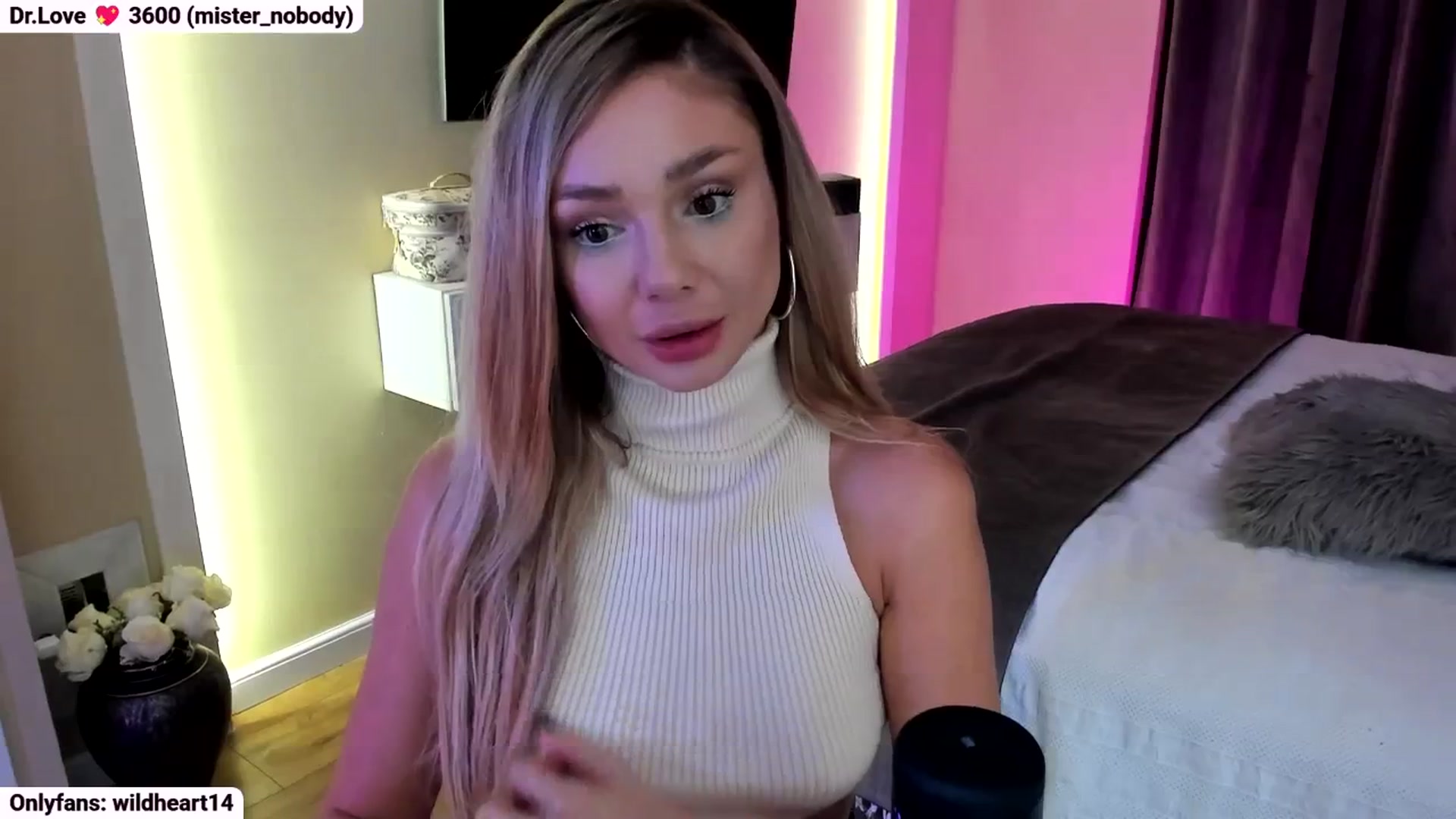 Gallery image thumbnail from Yveline's myfreecams stream on, 10/13/2025, 20:30 image 18 of 20