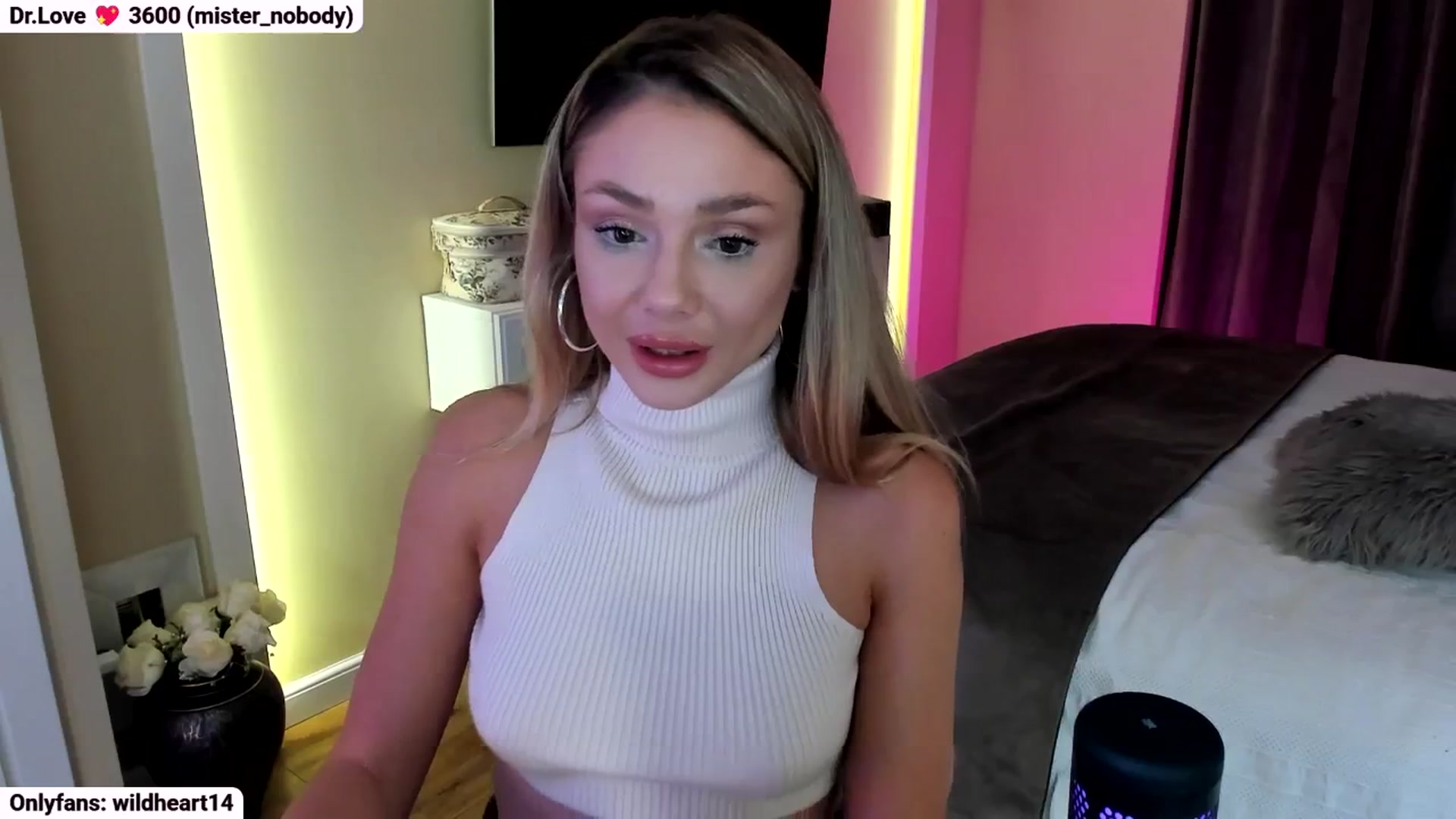 Gallery image thumbnail from Yveline's myfreecams stream on, 10/13/2025, 20:30 image 10 of 20