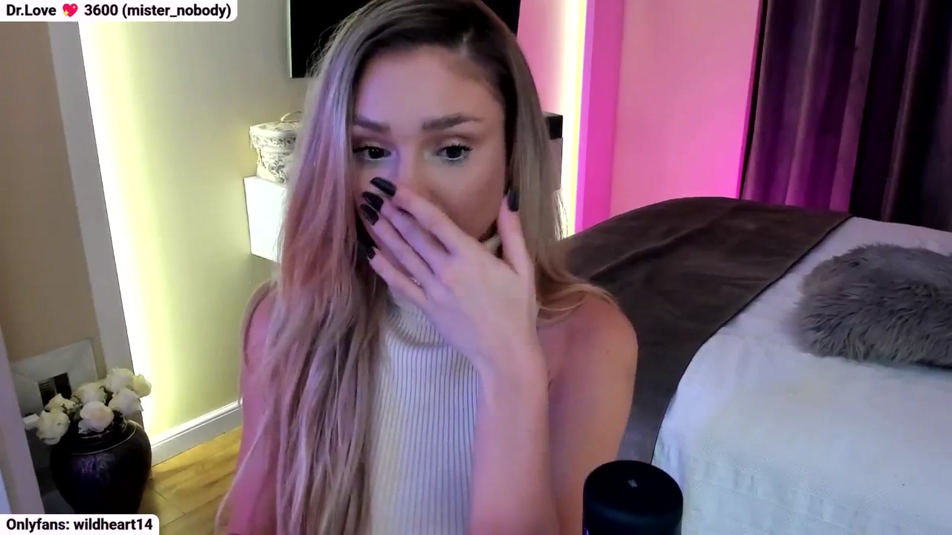 Gallery image thumbnail from Yveline's myfreecams stream on, 10/13/2025, 20:30 image 19 of 20