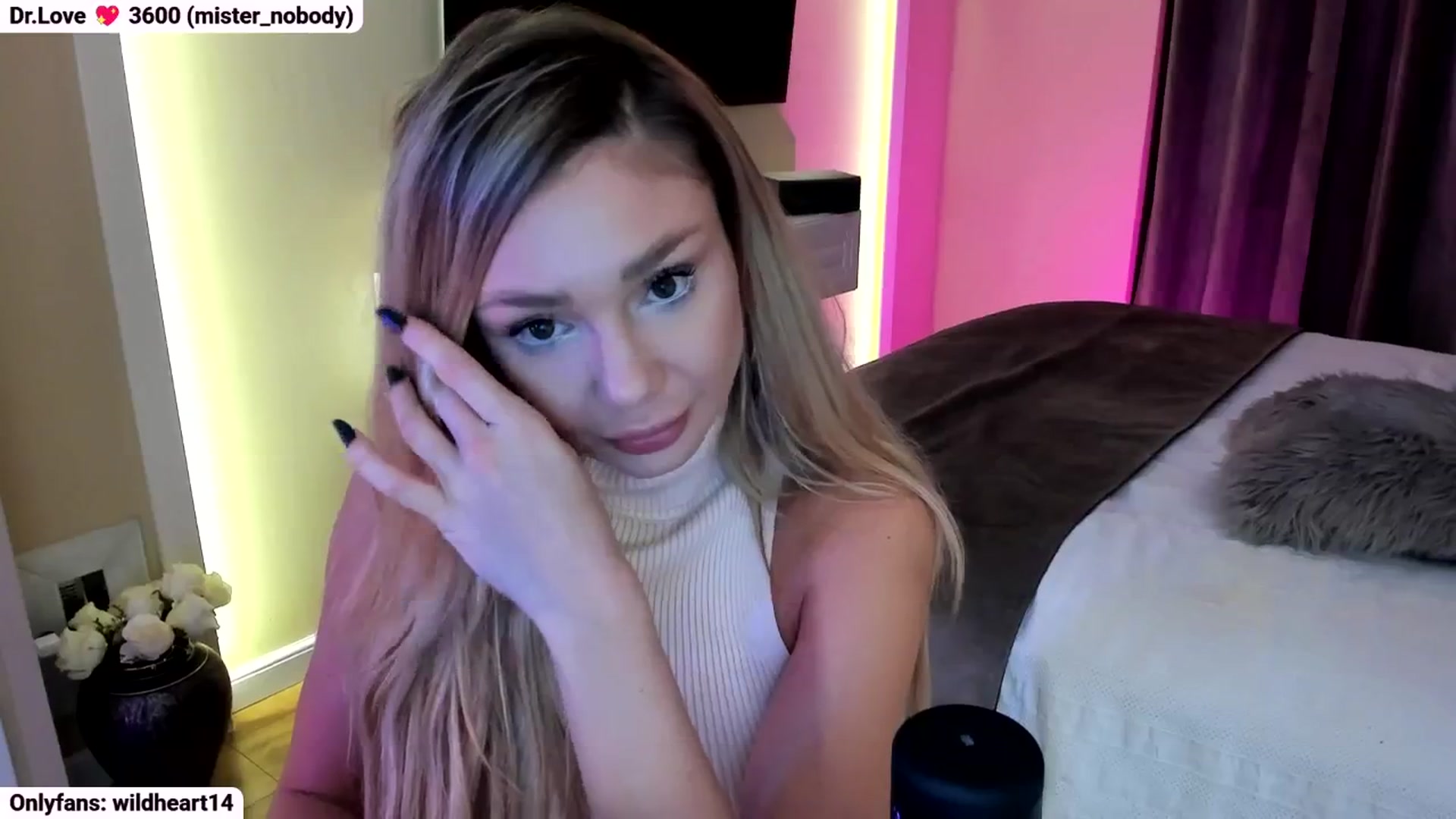 Gallery image thumbnail from Yveline's myfreecams stream on, 10/13/2025, 20:30 image 16 of 20