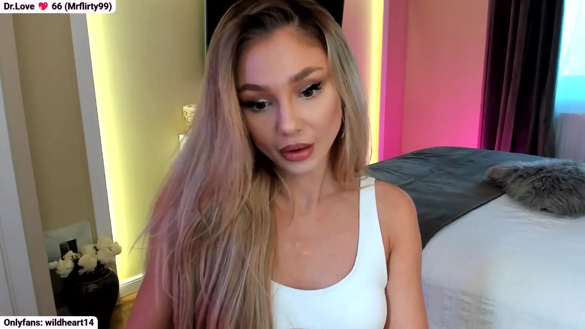 Gallery image thumbnail from Yveline's myfreecams stream on, 10/17/2025, 16:53 image 2 of 20