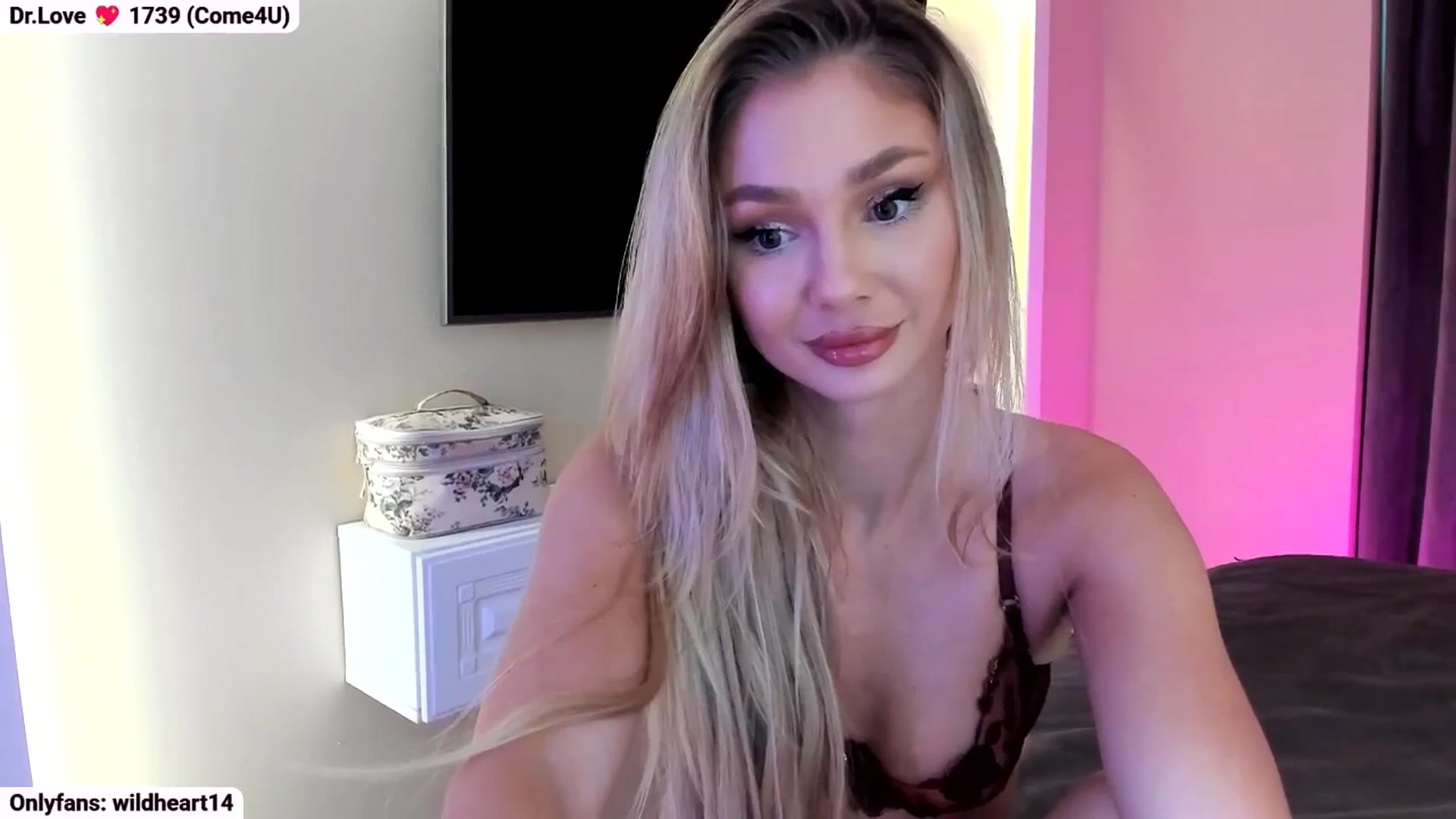 Gallery image thumbnail from Yveline's myfreecams stream on, 10/17/2025, 16:53 image 12 of 20