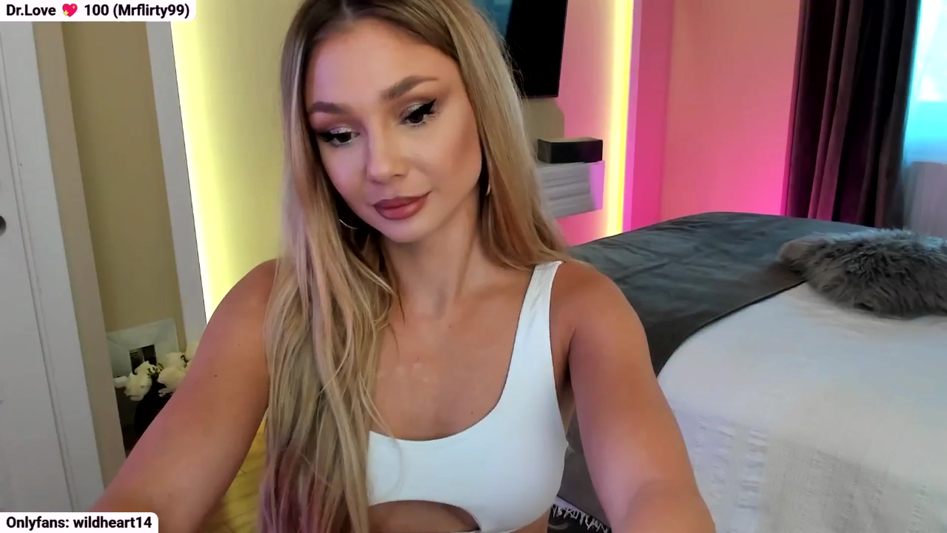 Gallery image thumbnail from Yveline's myfreecams stream on, 10/17/2025, 16:53 image 4 of 20