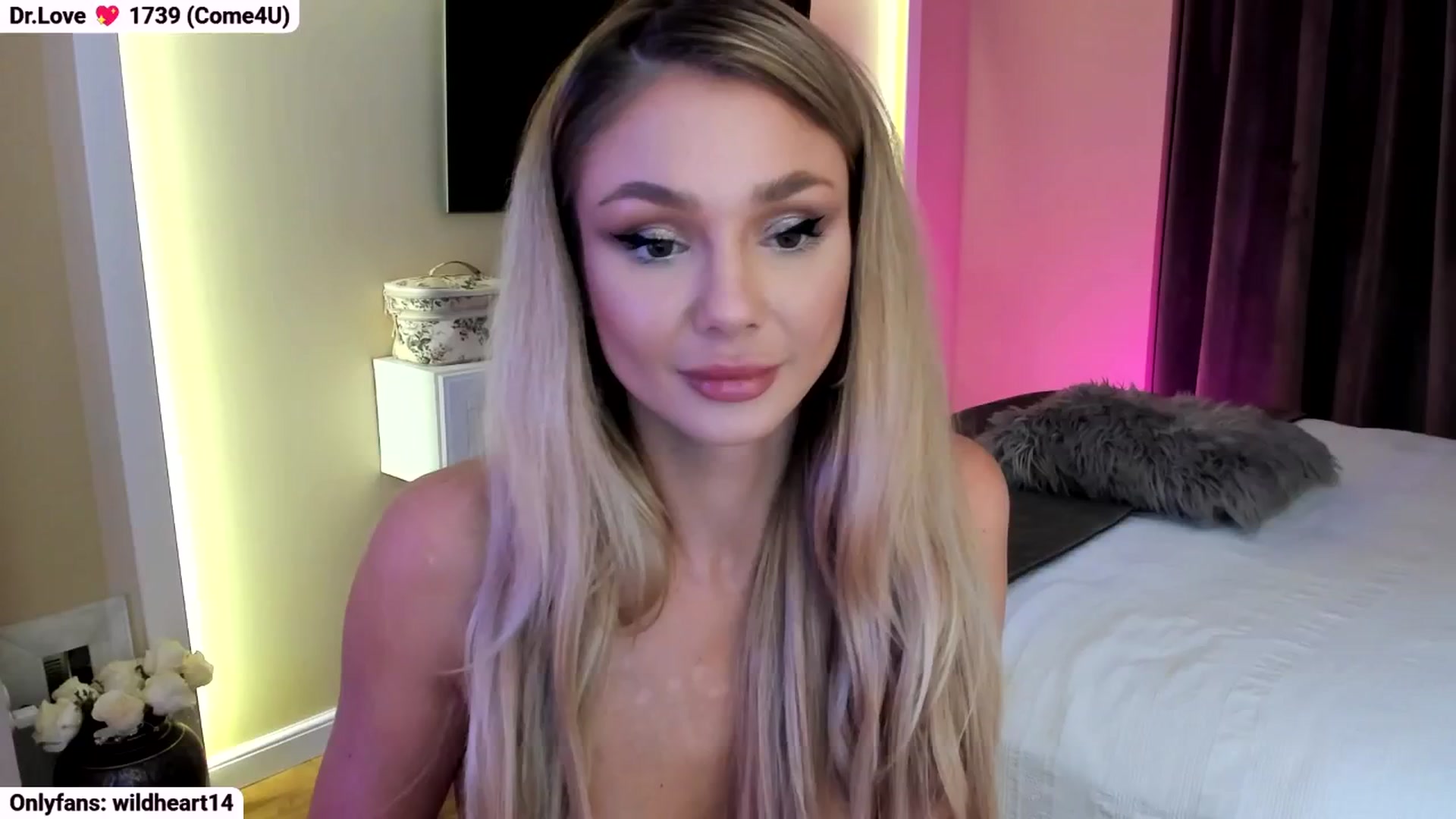 Gallery image thumbnail from Yveline's myfreecams stream on, 10/17/2025, 17:28 image 3 of 20