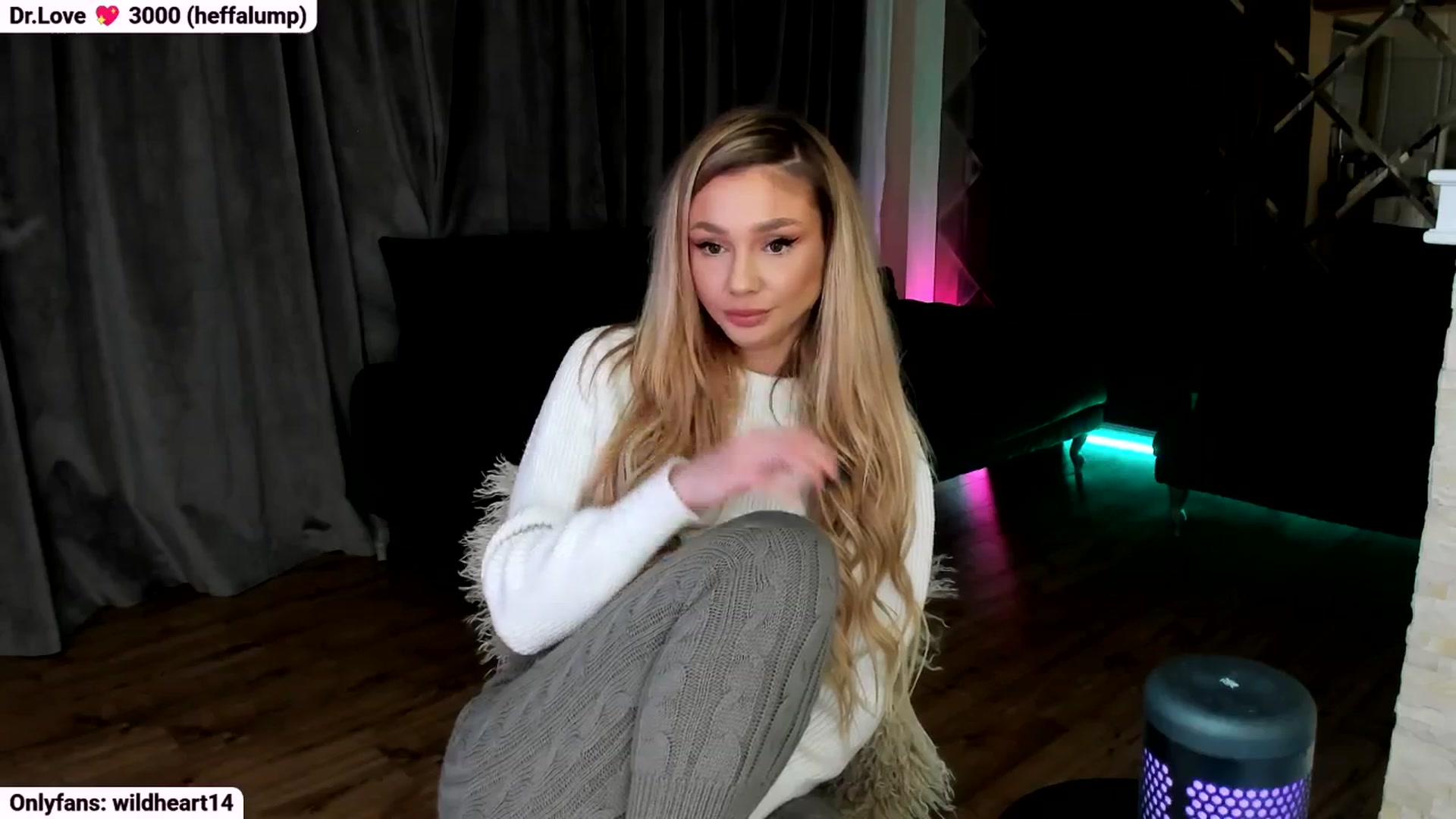 Gallery image thumbnail from Yveline's myfreecams stream on, 10/20/2025, 23:30 image 15 of 20