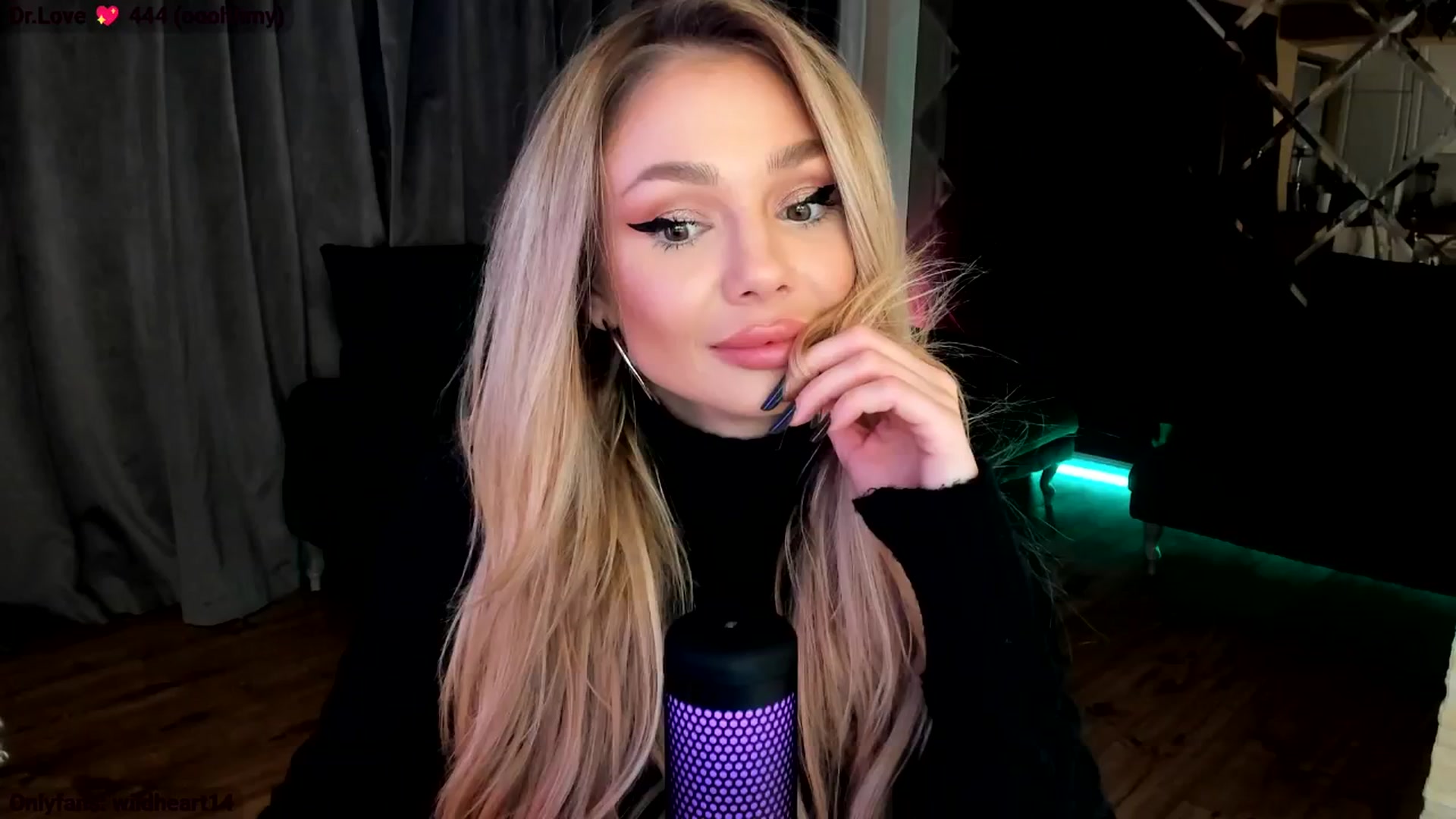 Gallery image thumbnail from Yveline's myfreecams stream on, 10/21/2025, 21:46 image 4 of 20