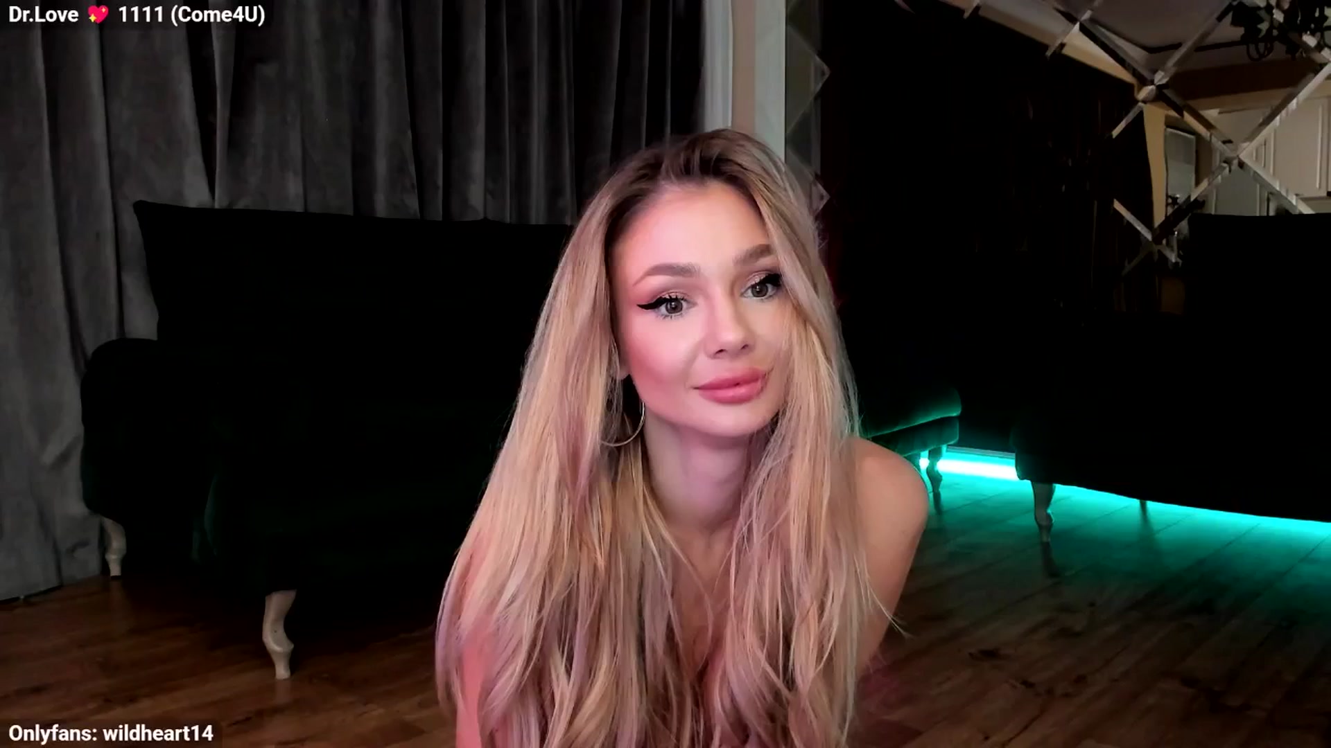 Gallery image thumbnail from Yveline's myfreecams stream on, 10/21/2025, 23:34 image 18 of 20