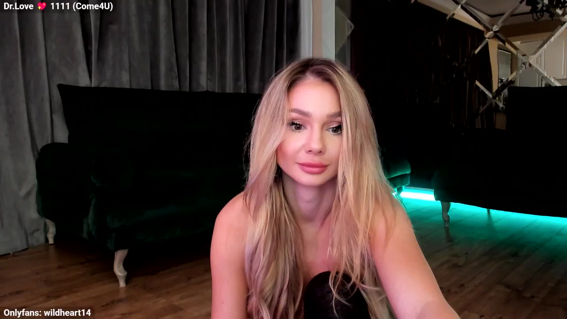 Gallery image thumbnail from Yveline's myfreecams stream on, 10/21/2025, 23:34 image 19 of 20