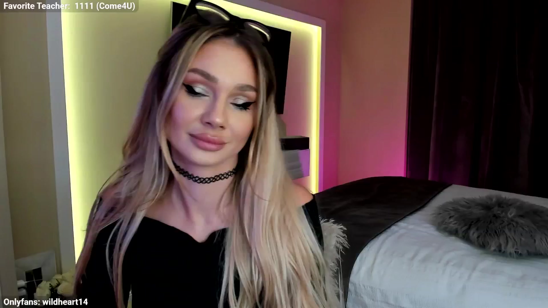 Gallery image thumbnail from Yveline's myfreecams stream on, 10/22/2025, 17:59 image 17 of 20