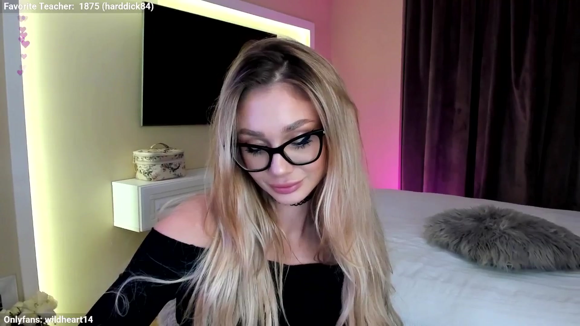 Gallery image thumbnail from Yveline's myfreecams stream on, 10/22/2025, 18:49 image 19 of 20