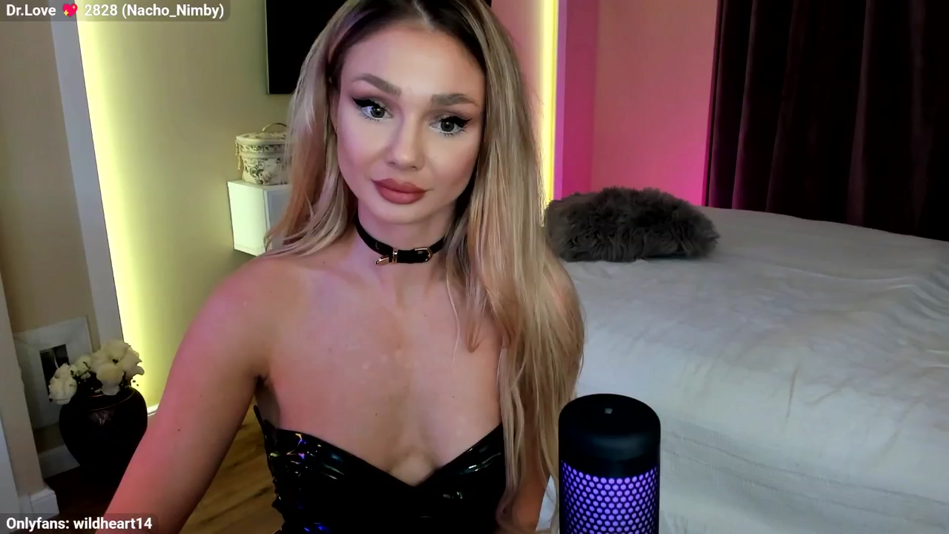 Gallery image thumbnail from Yveline's myfreecams stream on, 10/26/2025, 18:38 image 14 of 20