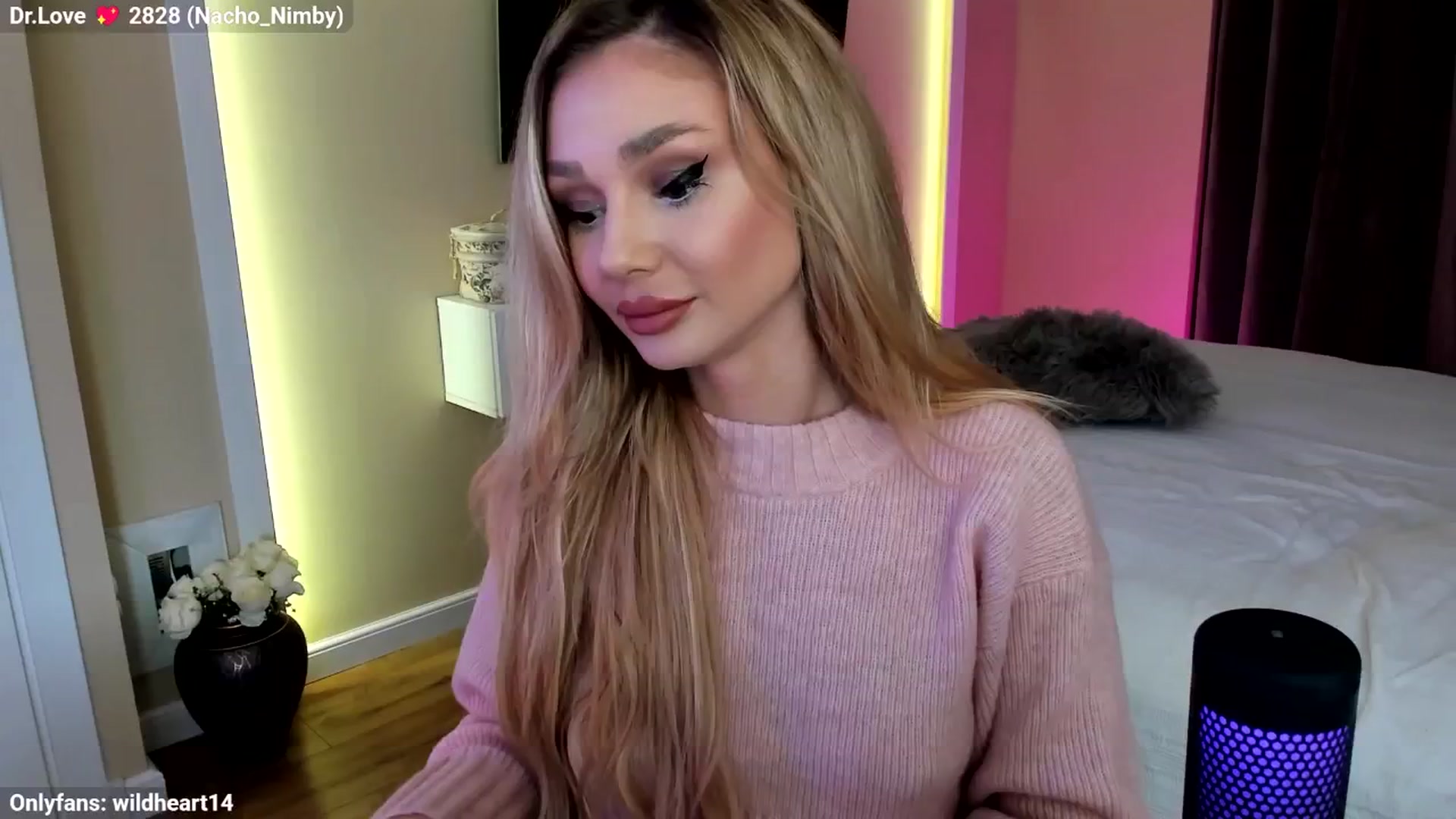 Gallery image thumbnail from Yveline's myfreecams stream on, 10/26/2025, 18:38 image 6 of 20