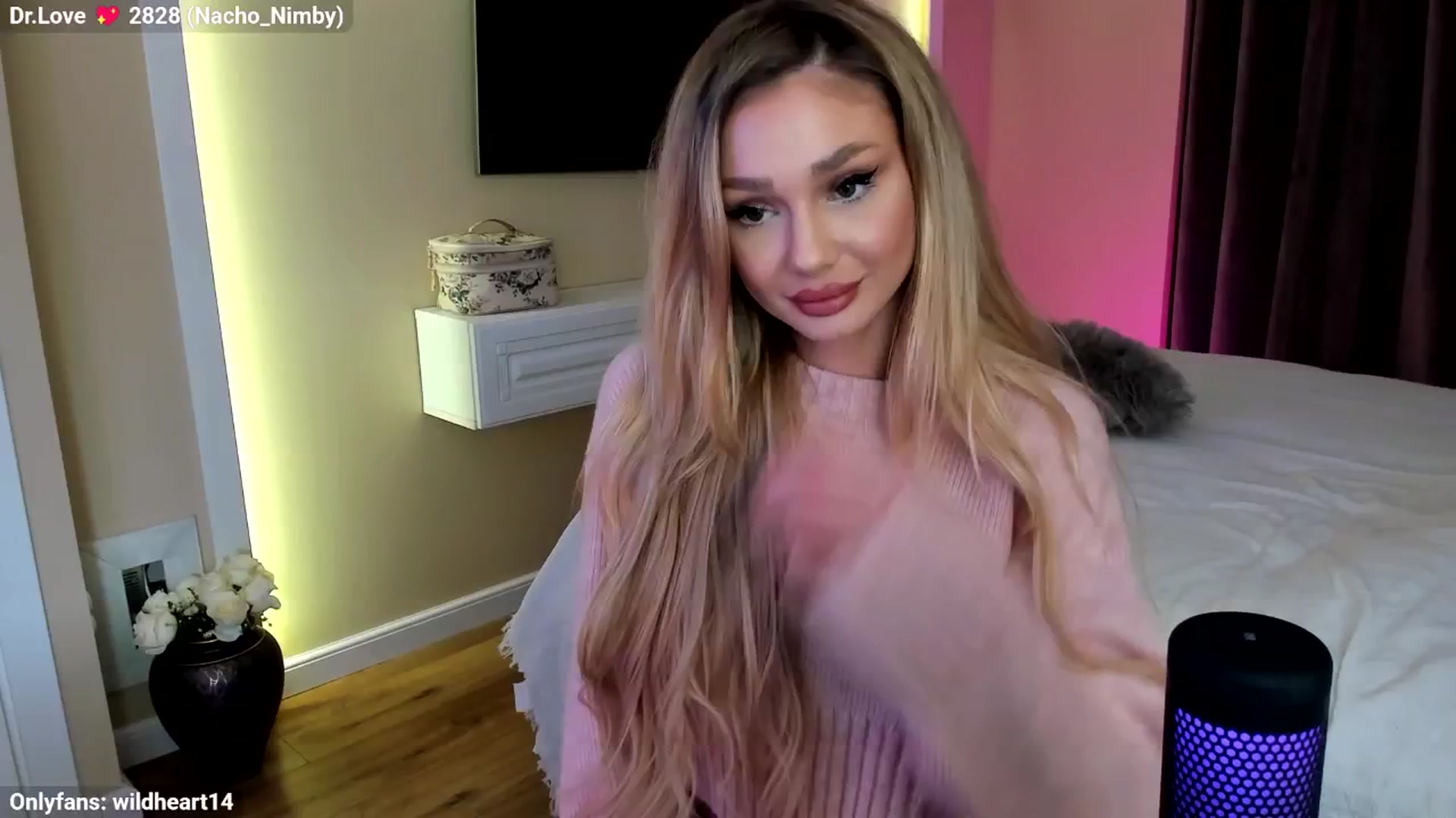 Gallery image thumbnail from Yveline's myfreecams stream on, 10/26/2025, 18:38 image 8 of 20