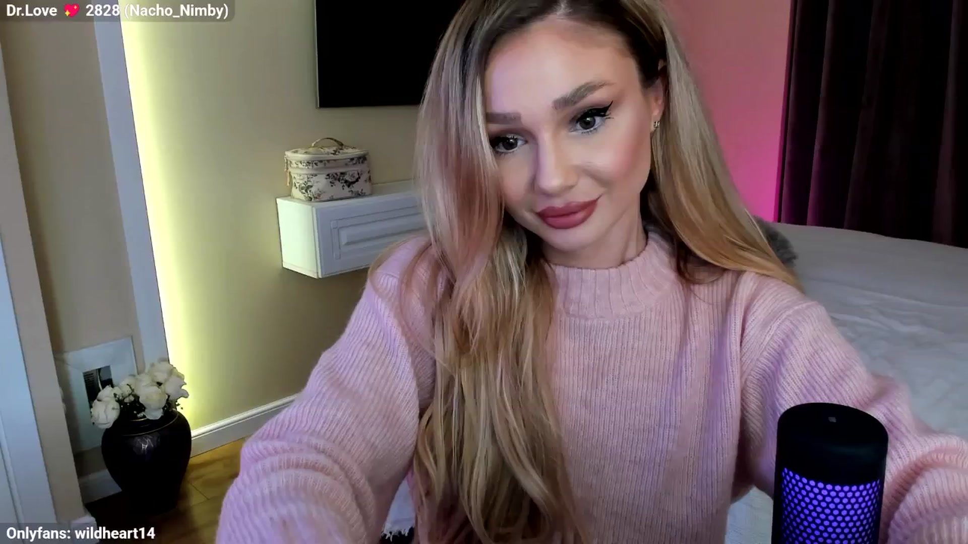 Gallery image thumbnail from Yveline's myfreecams stream on, 10/26/2025, 18:38 image 7 of 20