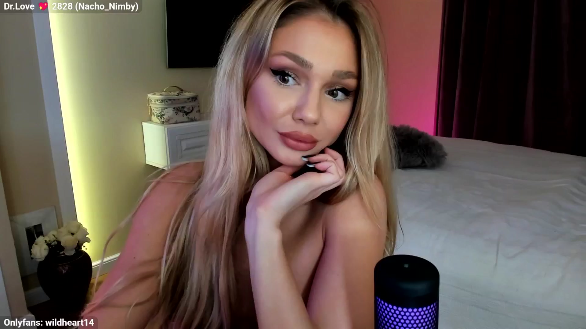 Gallery image thumbnail from Yveline's myfreecams stream on, 10/26/2025, 18:38 image 12 of 20