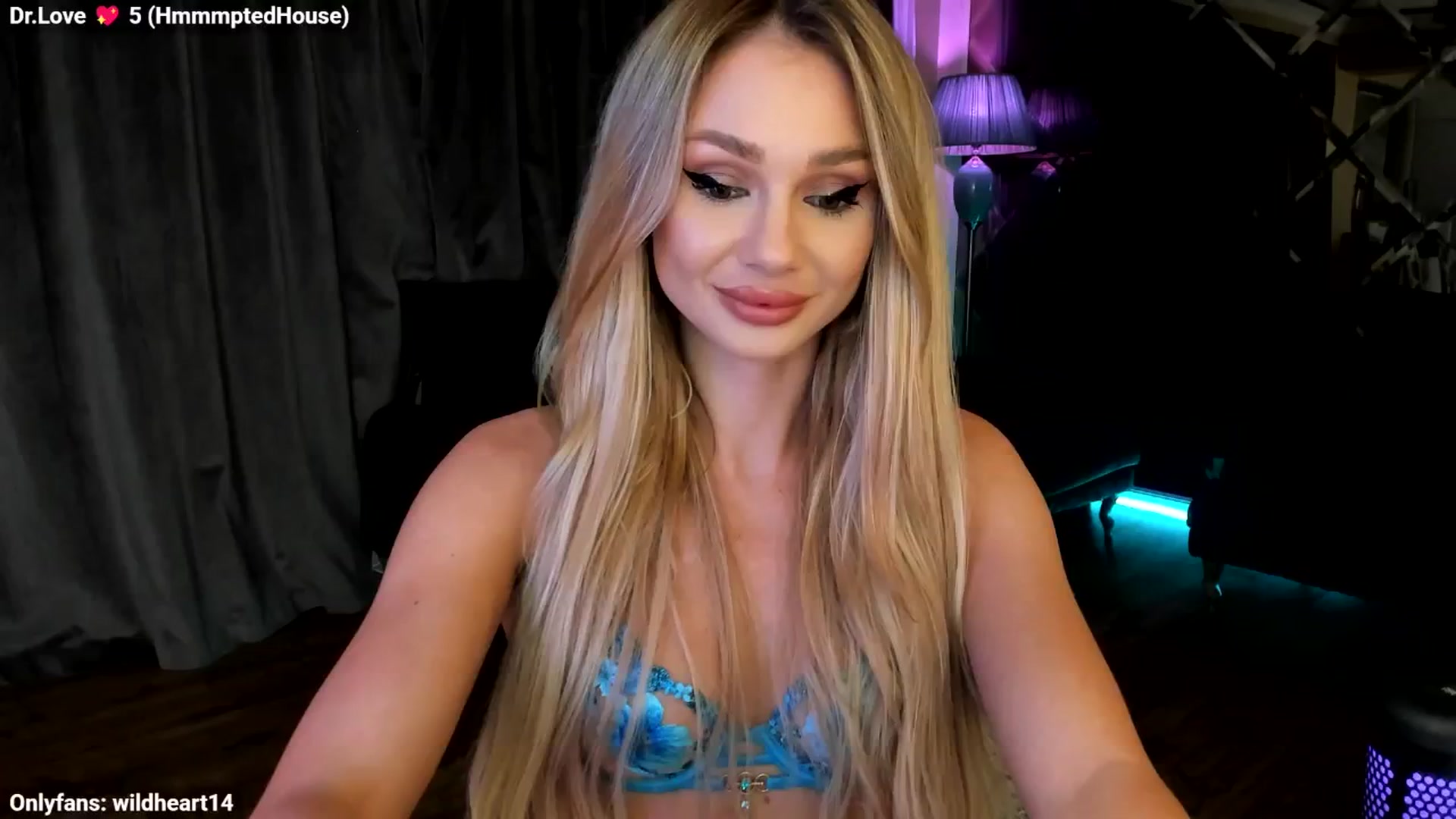 Gallery image thumbnail from Yveline's myfreecams stream on, 10/27/2025, 21:54 image 1 of 20