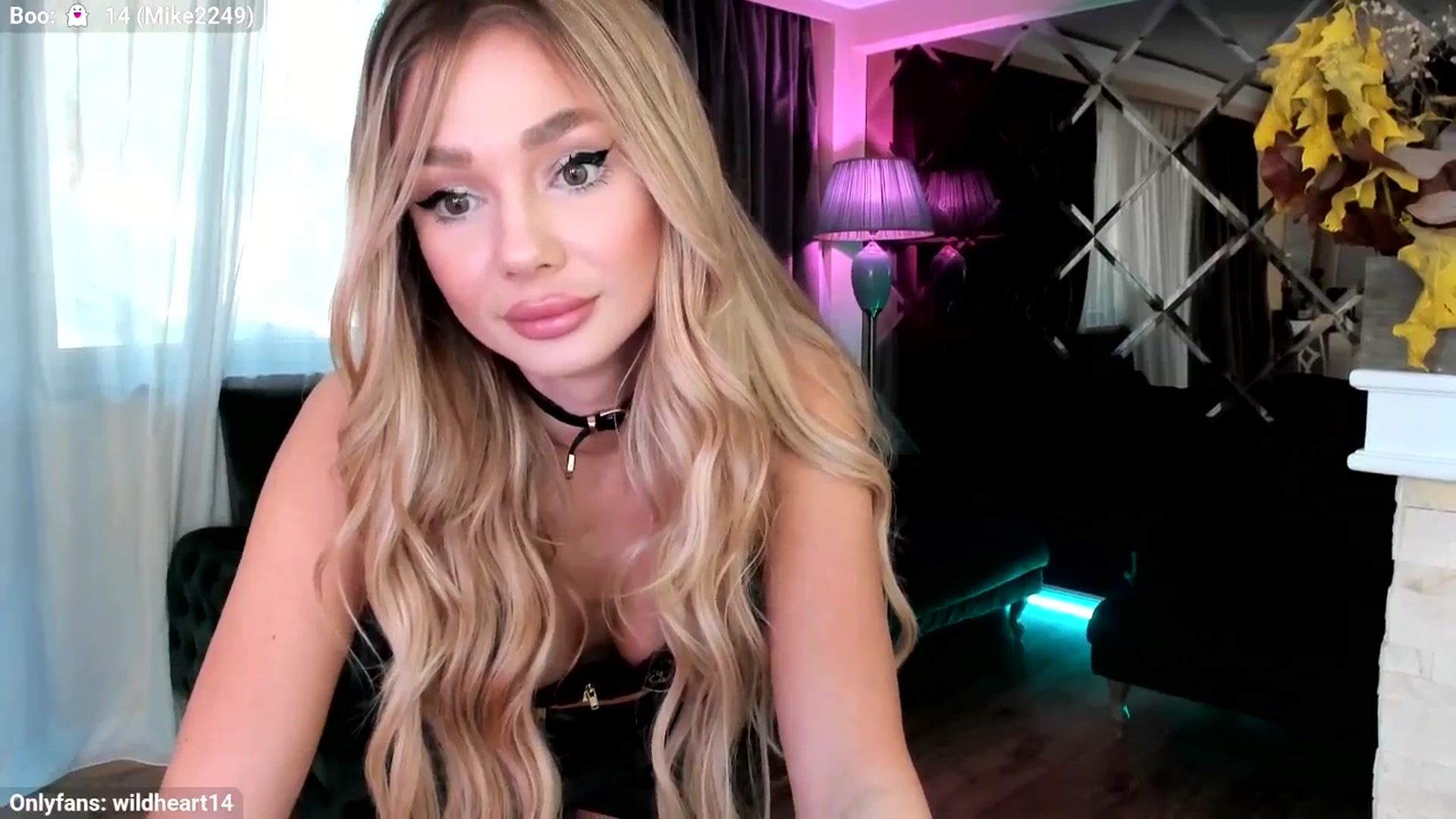 Gallery image thumbnail from Yveline's myfreecams stream on, 10/28/2025, 14:30 image 10 of 20