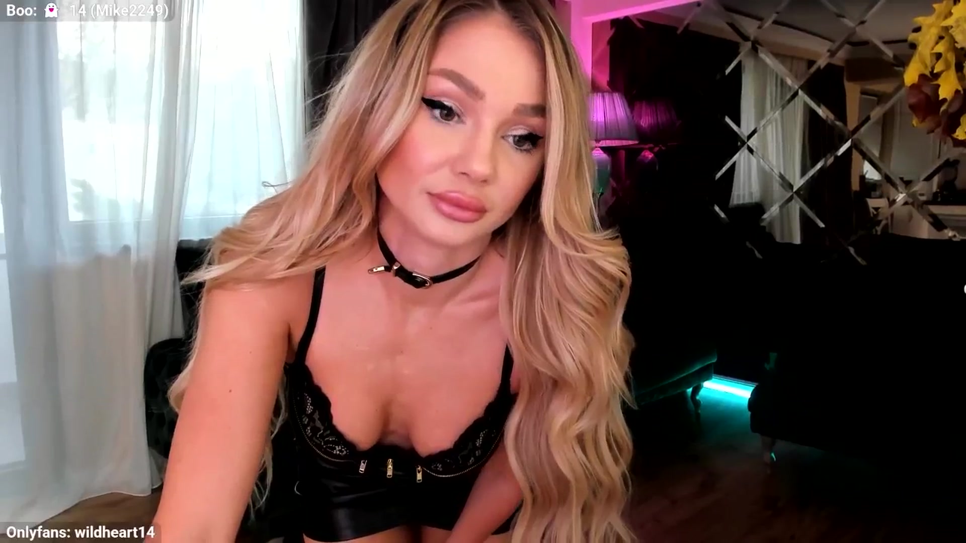 Gallery image thumbnail from Yveline's myfreecams stream on, 10/28/2025, 14:30 image 5 of 20