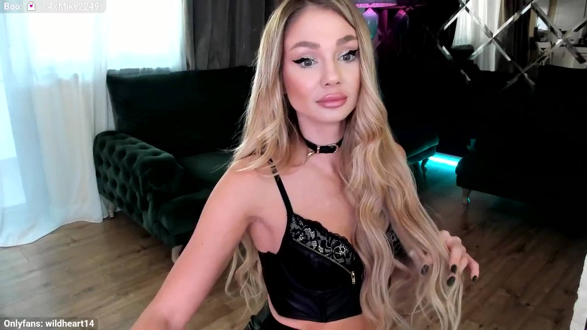 Gallery image thumbnail from Yveline's myfreecams stream on, 10/28/2025, 14:30 image 2 of 20