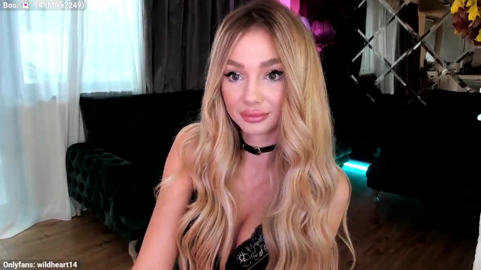 Gallery image thumbnail from Yveline's myfreecams stream on, 10/28/2025, 14:30 image 6 of 20
