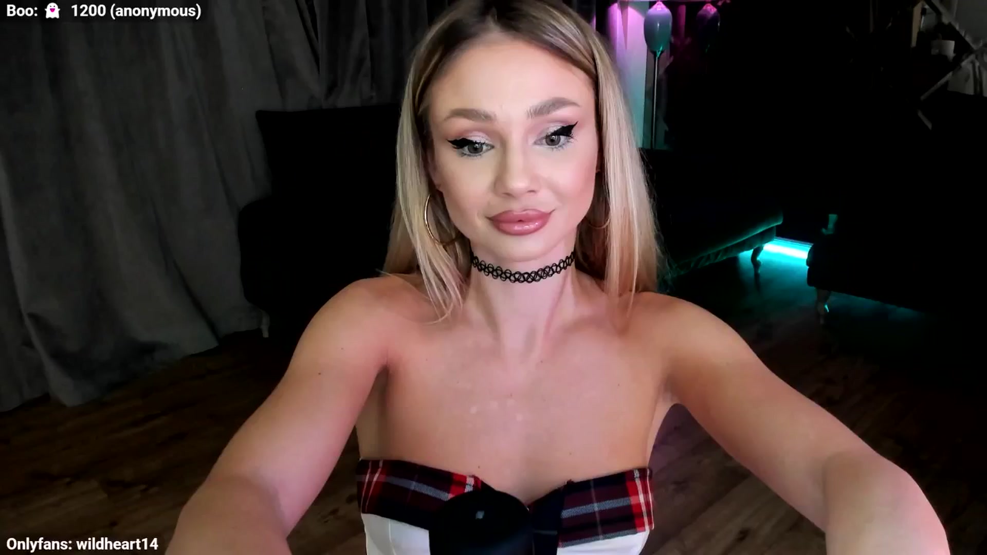 Gallery image thumbnail from Yveline's myfreecams stream on, 10/29/2025, 22:06 image 4 of 20