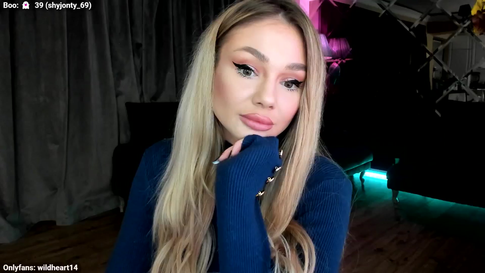 Gallery image thumbnail from Yveline's myfreecams stream on, 10/30/2025, 23:52 image 2 of 20