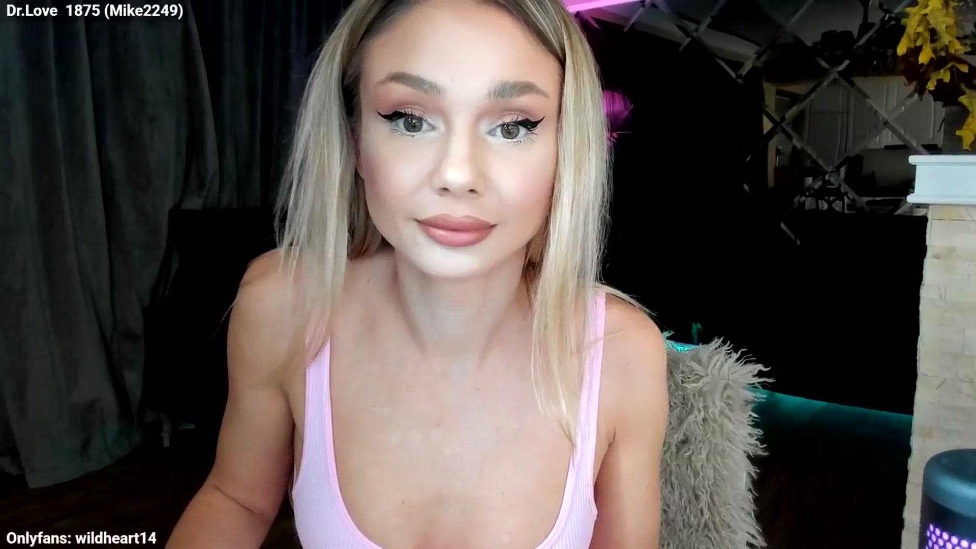 Gallery image thumbnail from Yveline's myfreecams stream on, 11/03/2025, 23:47 image 12 of 20