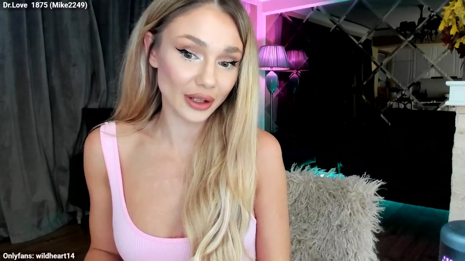Gallery image thumbnail from Yveline's myfreecams stream on, 11/03/2025, 23:47 image 20 of 20