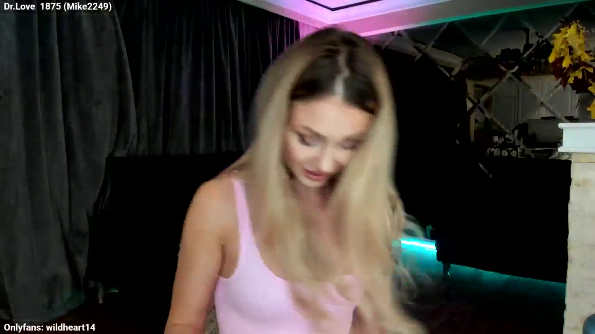 Gallery image thumbnail from Yveline's myfreecams stream on, 11/03/2025, 23:47 image 8 of 20