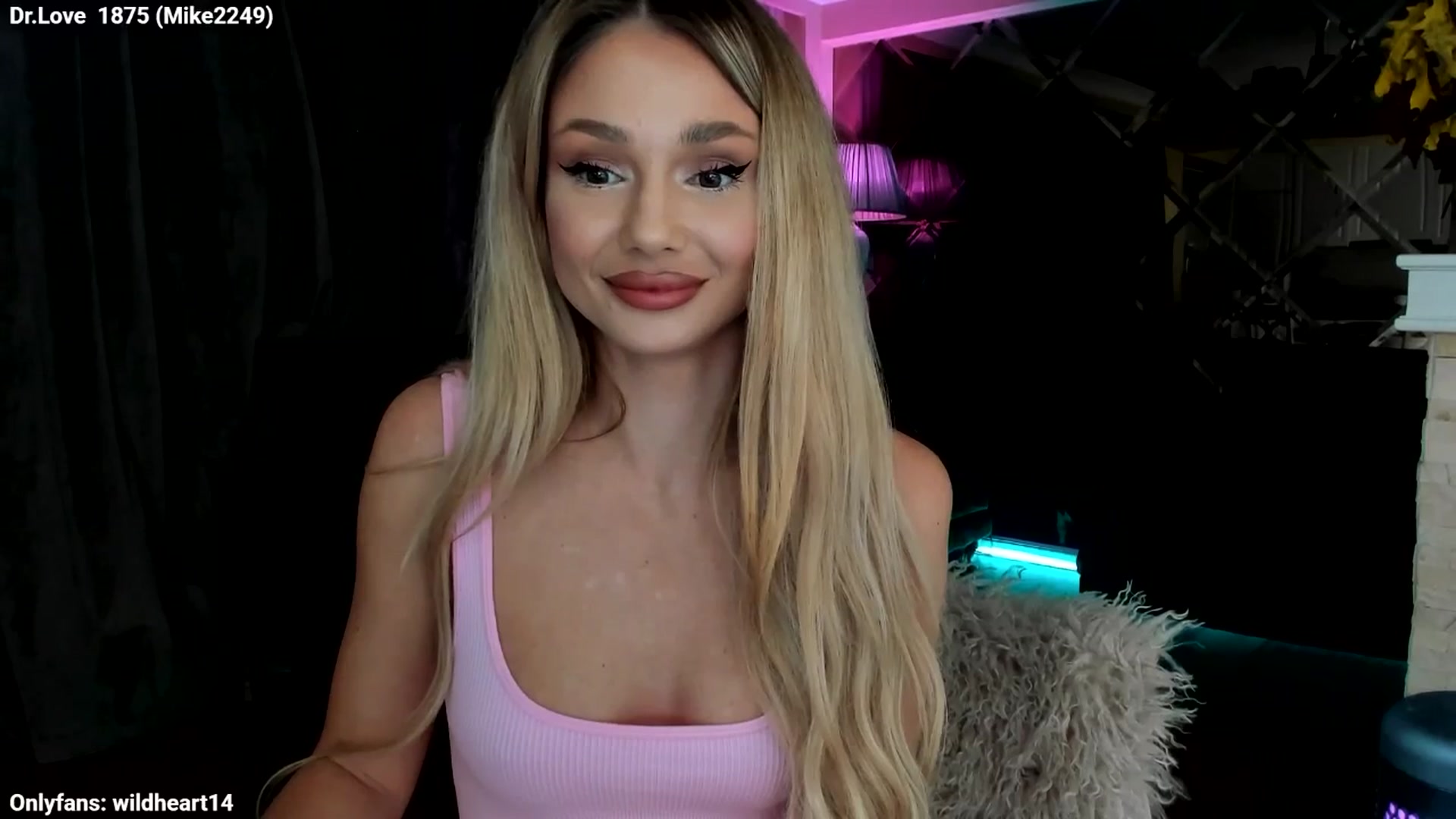 Gallery image thumbnail from Yveline's myfreecams stream on, 11/03/2025, 23:47 image 19 of 20