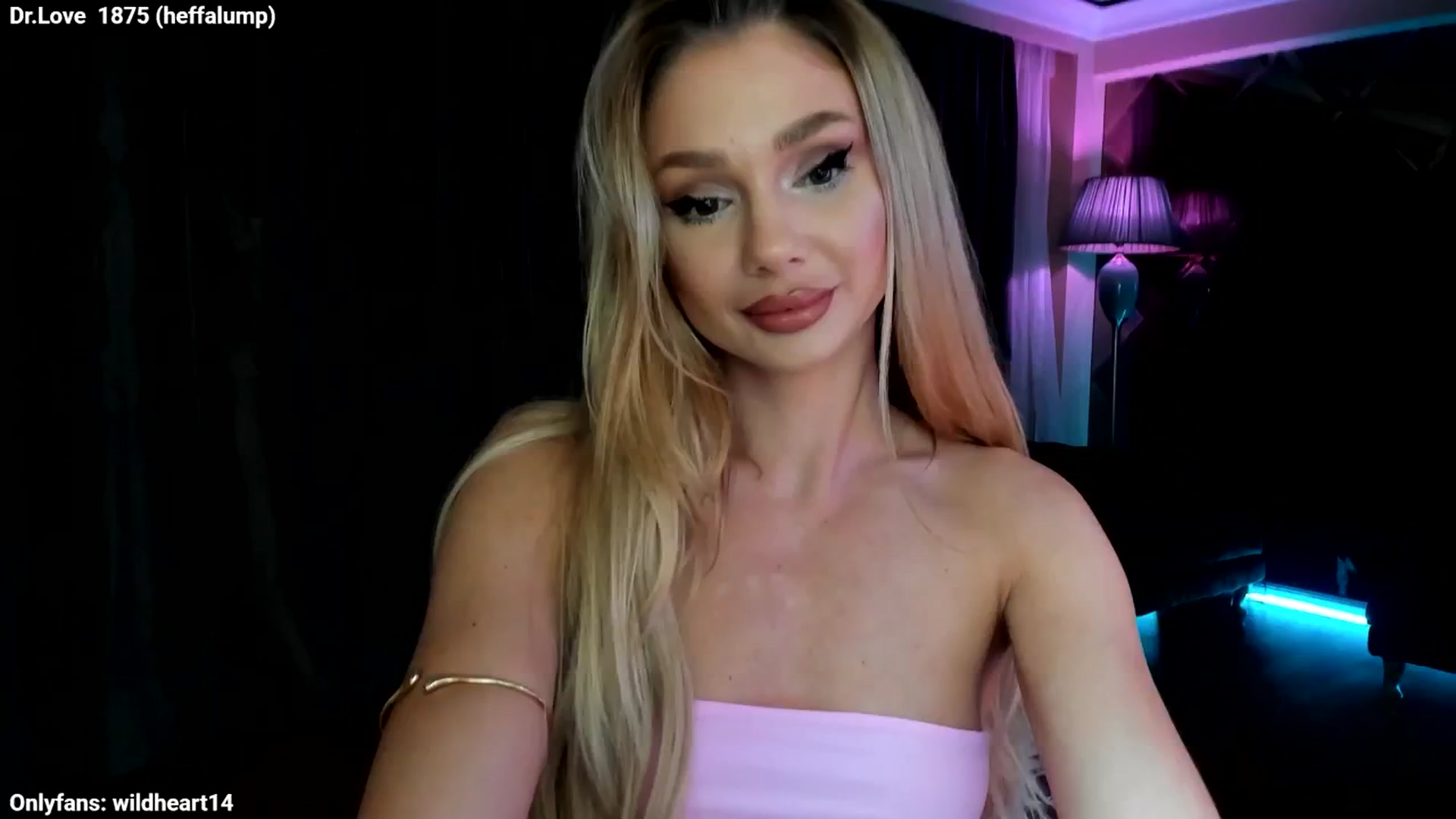 Gallery image thumbnail from Yveline's myfreecams stream on, 11/04/2025, 22:17 image 7 of 20