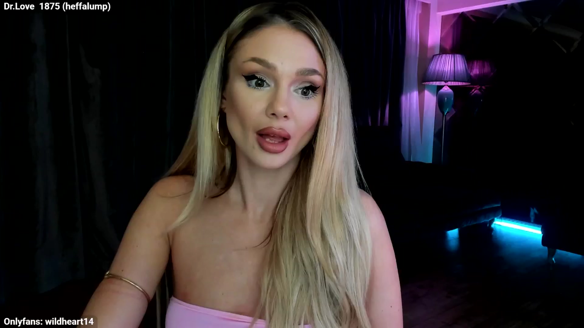 Gallery image thumbnail from Yveline's myfreecams stream on, 11/04/2025, 22:17 image 14 of 20