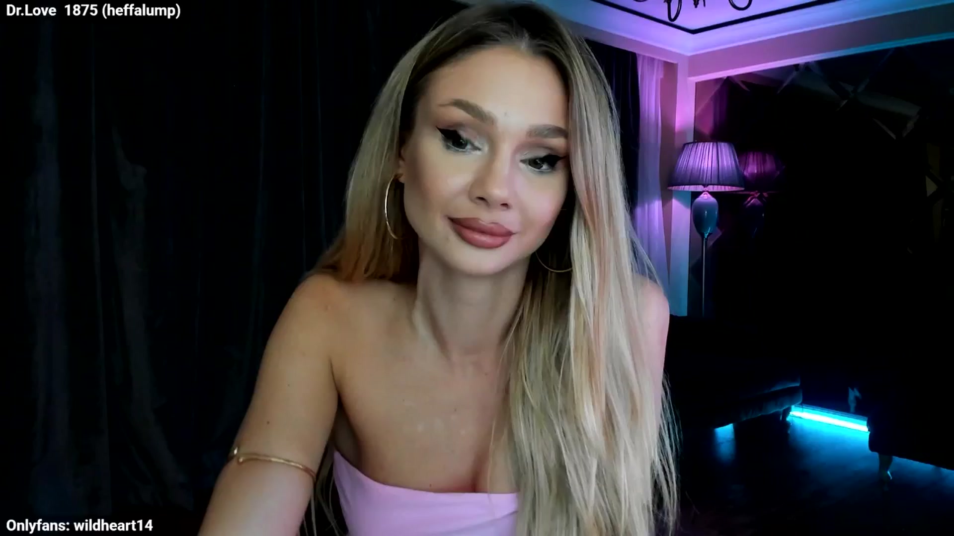 Gallery image thumbnail from Yveline's myfreecams stream on, 11/04/2025, 22:17 image 10 of 20