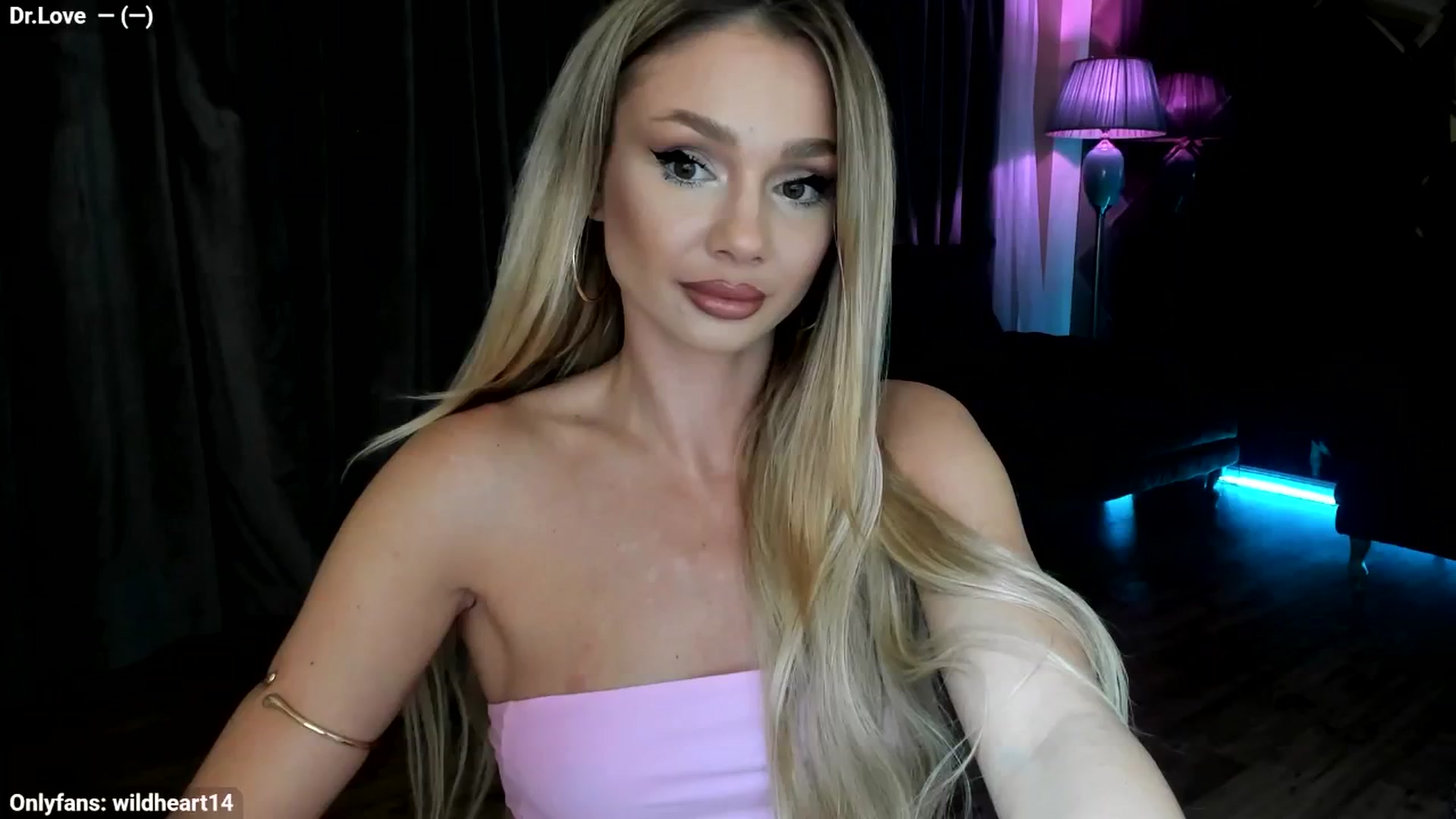 Gallery image thumbnail from Yveline's myfreecams stream on, 11/04/2025, 22:17 image 1 of 20