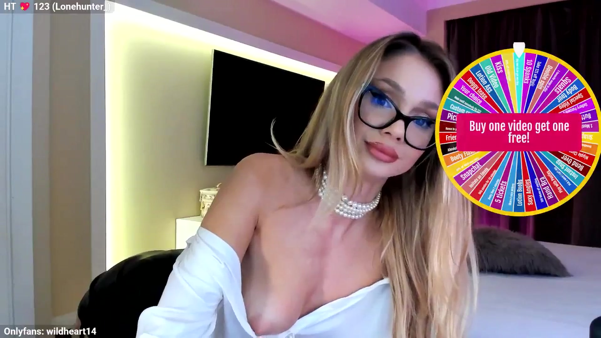 Gallery image thumbnail from Yveline's myfreecams stream on, 11/05/2025, 22:21 image 11 of 20