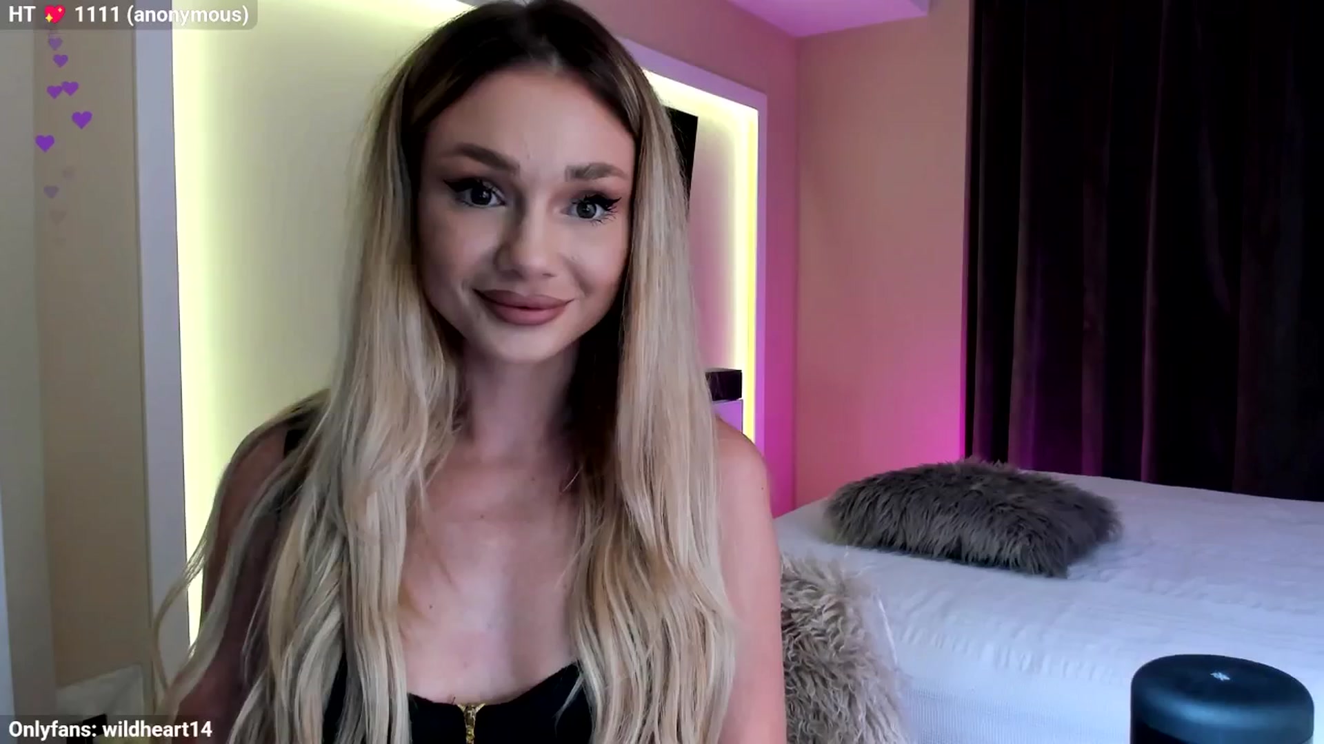 Gallery image thumbnail from Yveline's myfreecams stream on, 11/06/2025, 21:23 image 3 of 20